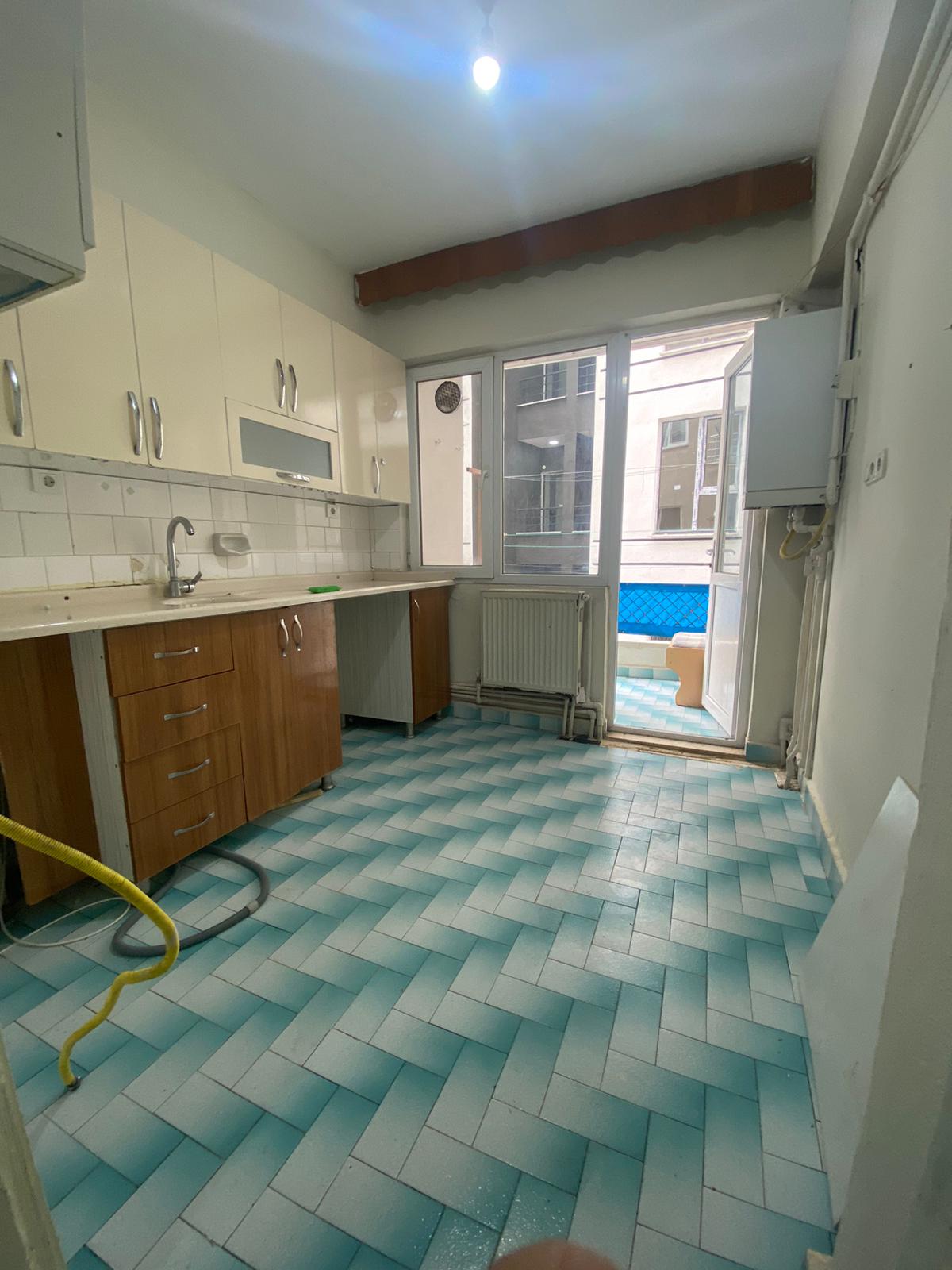 MARKA'DAN HACILAR MEYDANI'NDA 2+1 DAİRE