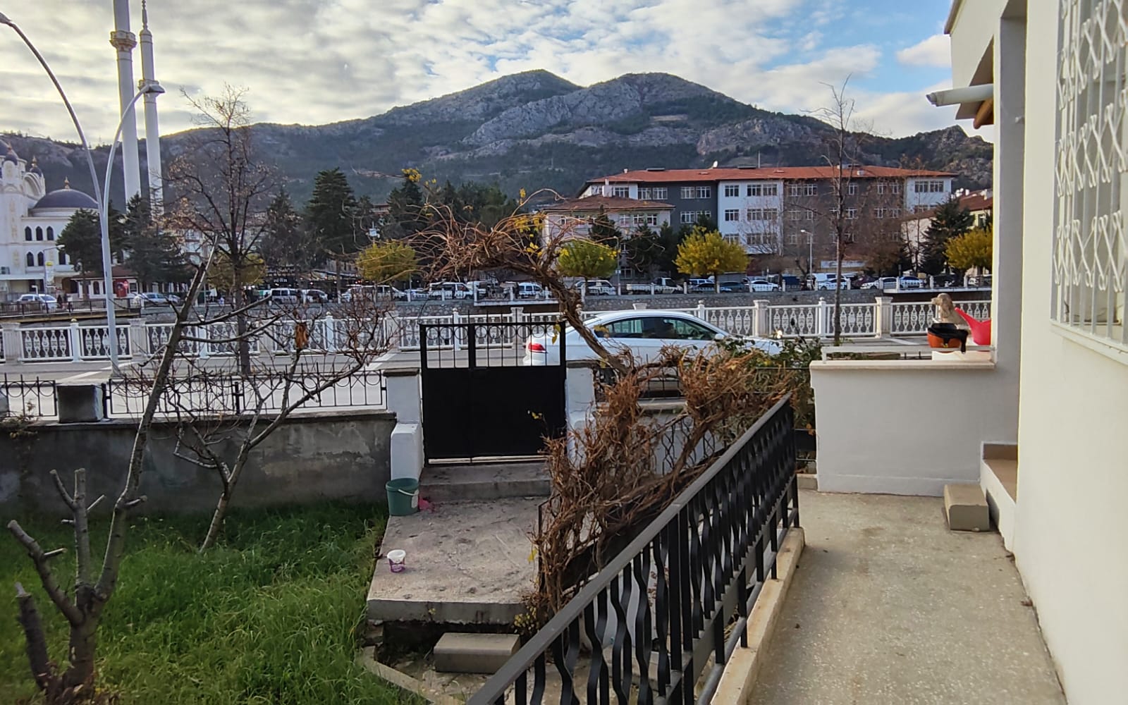 55 EVLERDE IRMAK KENARI MANZARALI KİRALIK 2+1