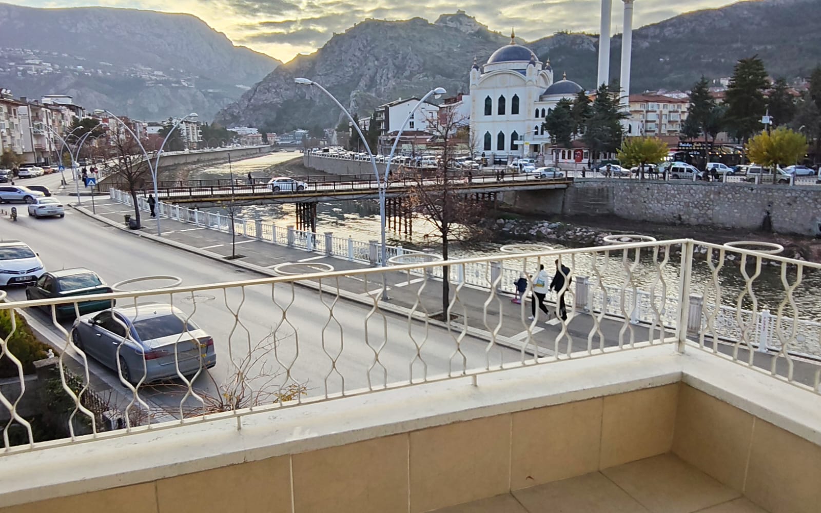 55 EVLERDE IRMAK KENARI MANZARALI KİRALIK 2+1