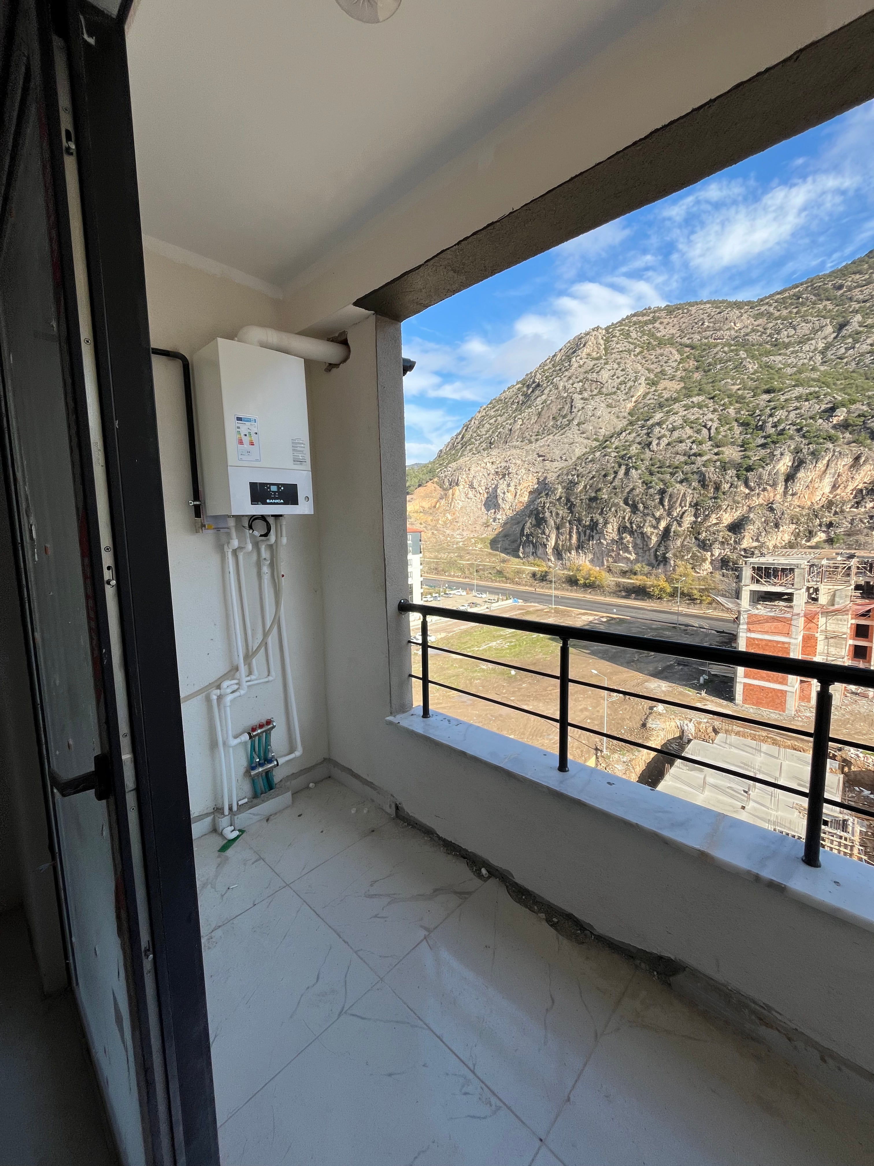 GÖLLÜ BAĞLARINDA YATIRIM FIRSATI! 2025 YAPIMI GENİŞ 1+1 DAİRE