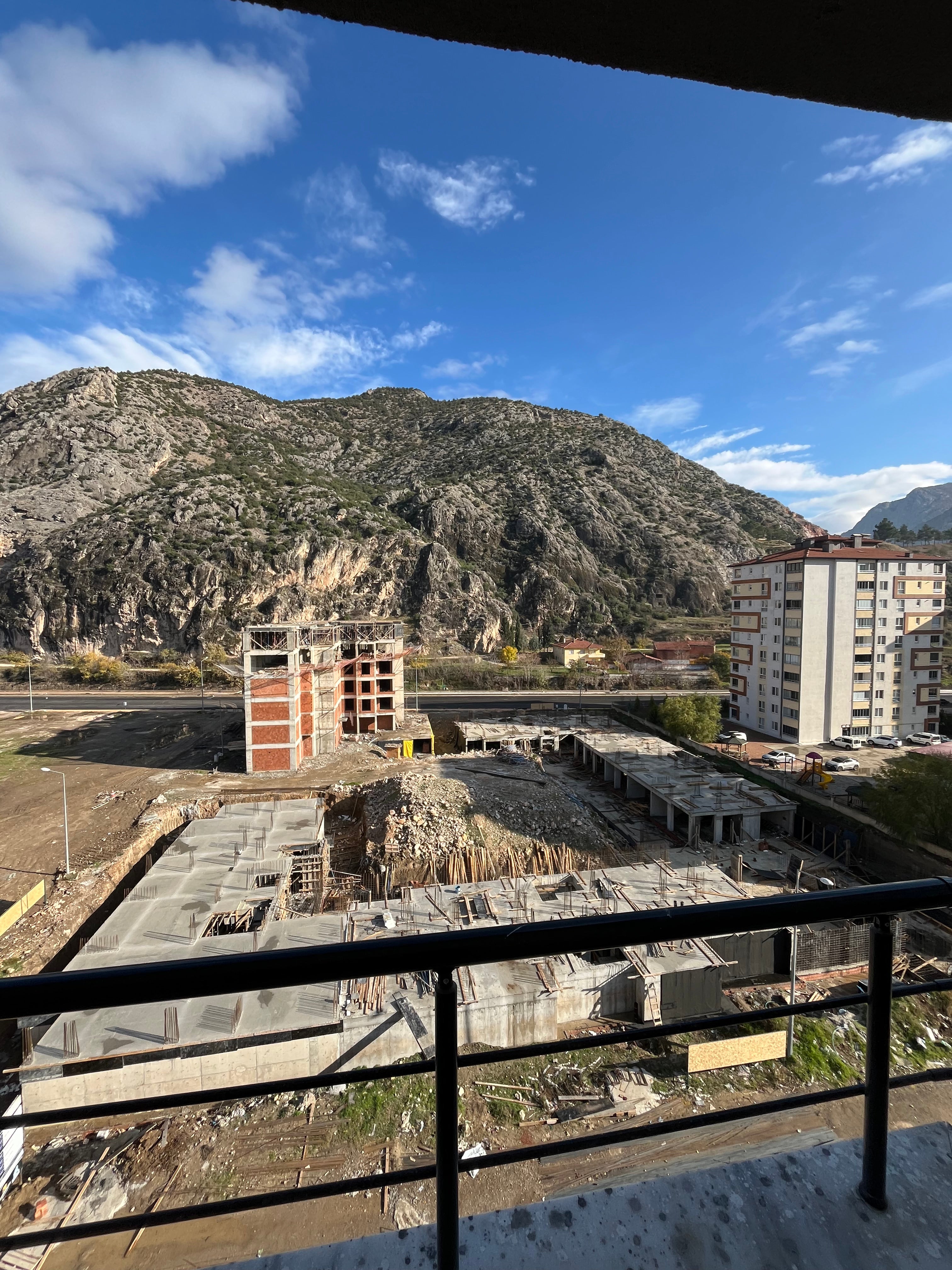 GÖLLÜ BAĞLARIN'DA KAÇIRILMAYACAK 1+1 SATILIK DAİRELER (ARA KAT)