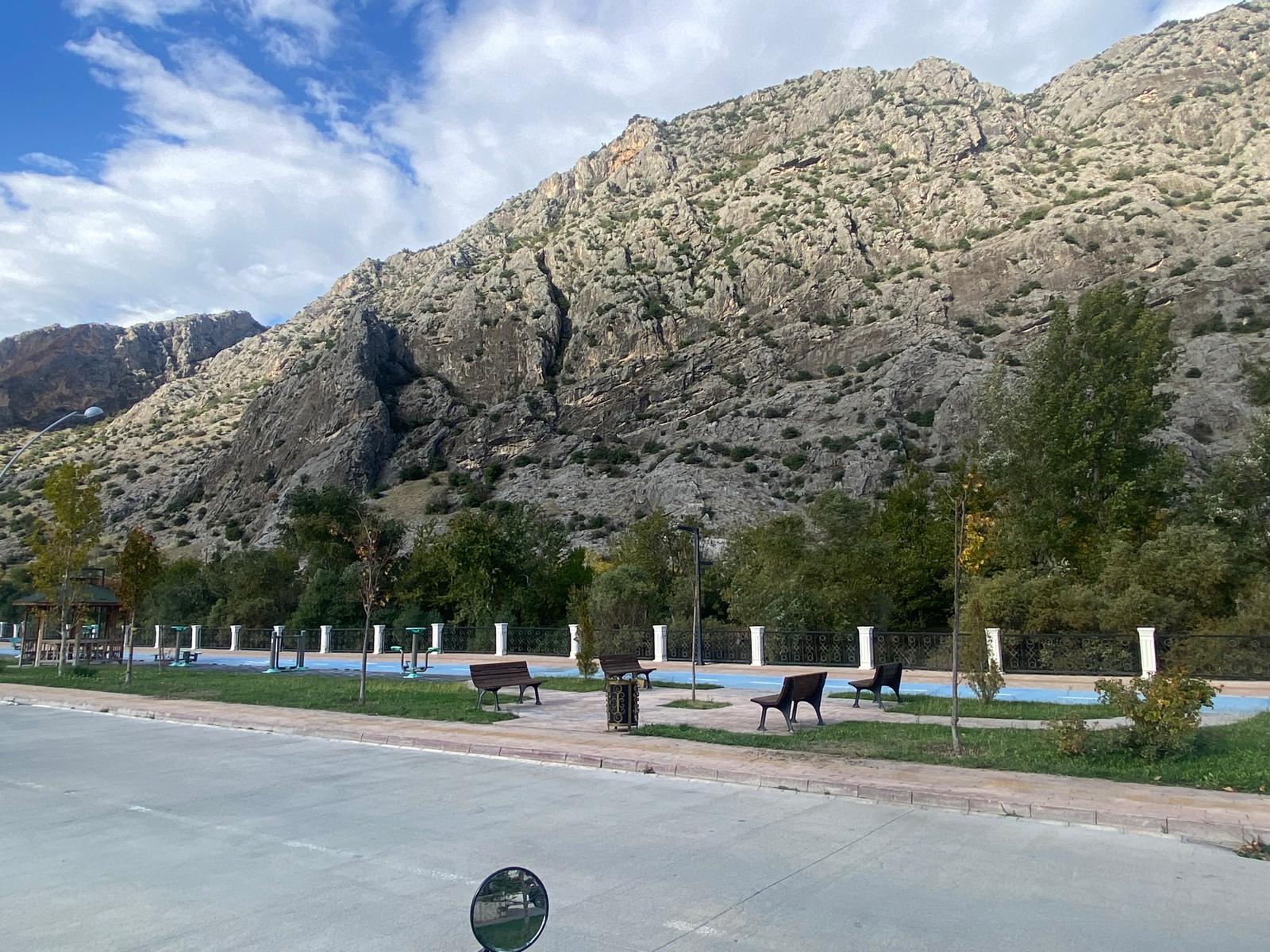 ATAŞEHİR'DE IRMAK KENARI SATILIK LUX 3+1