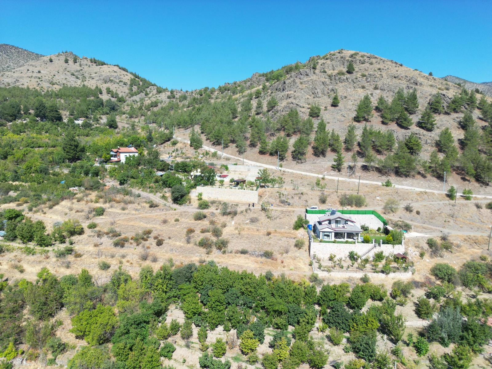 ACİL ARAÇ TAKASLI ZİYARET KASABASINDA ÜÇ KAT İMARLI 800 m2 ARSA