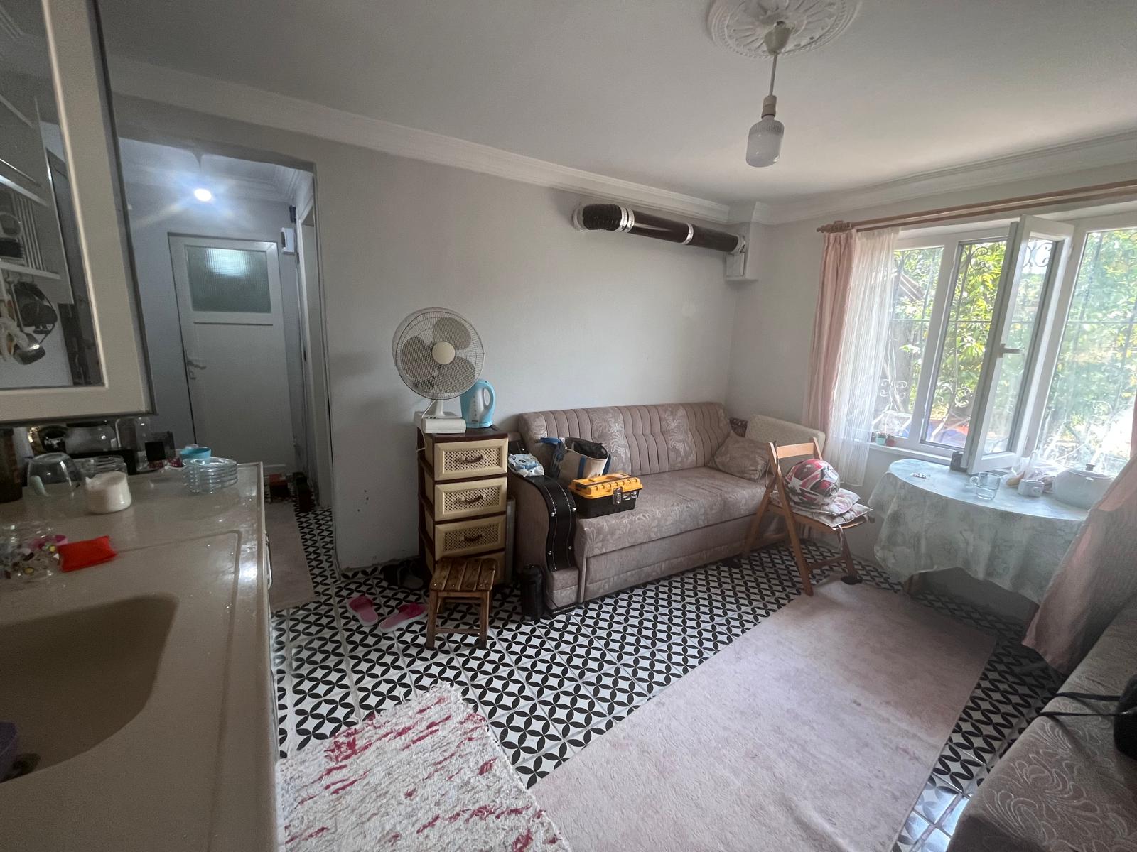 AYDINLIK KÖYÜ'NDE DOĞAYLA İÇİÇE BAHÇELİ MÜSTAKİL EV