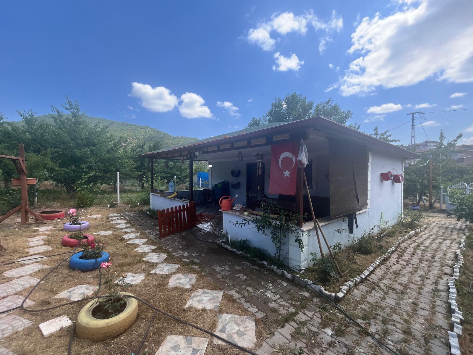 AYDINLIK KÖYÜ'NDE DOĞAYLA İÇİÇE BAHÇELİ MÜSTAKİL EV