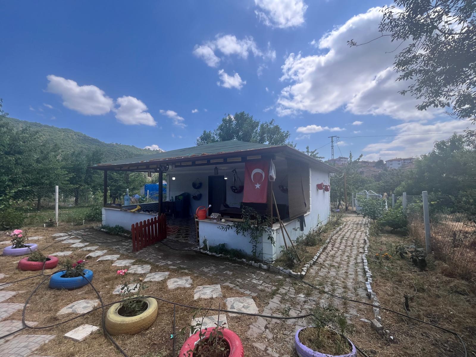 AYDINLIK KÖYÜ'NDE DOĞAYLA İÇİÇE BAHÇELİ MÜSTAKİL EV