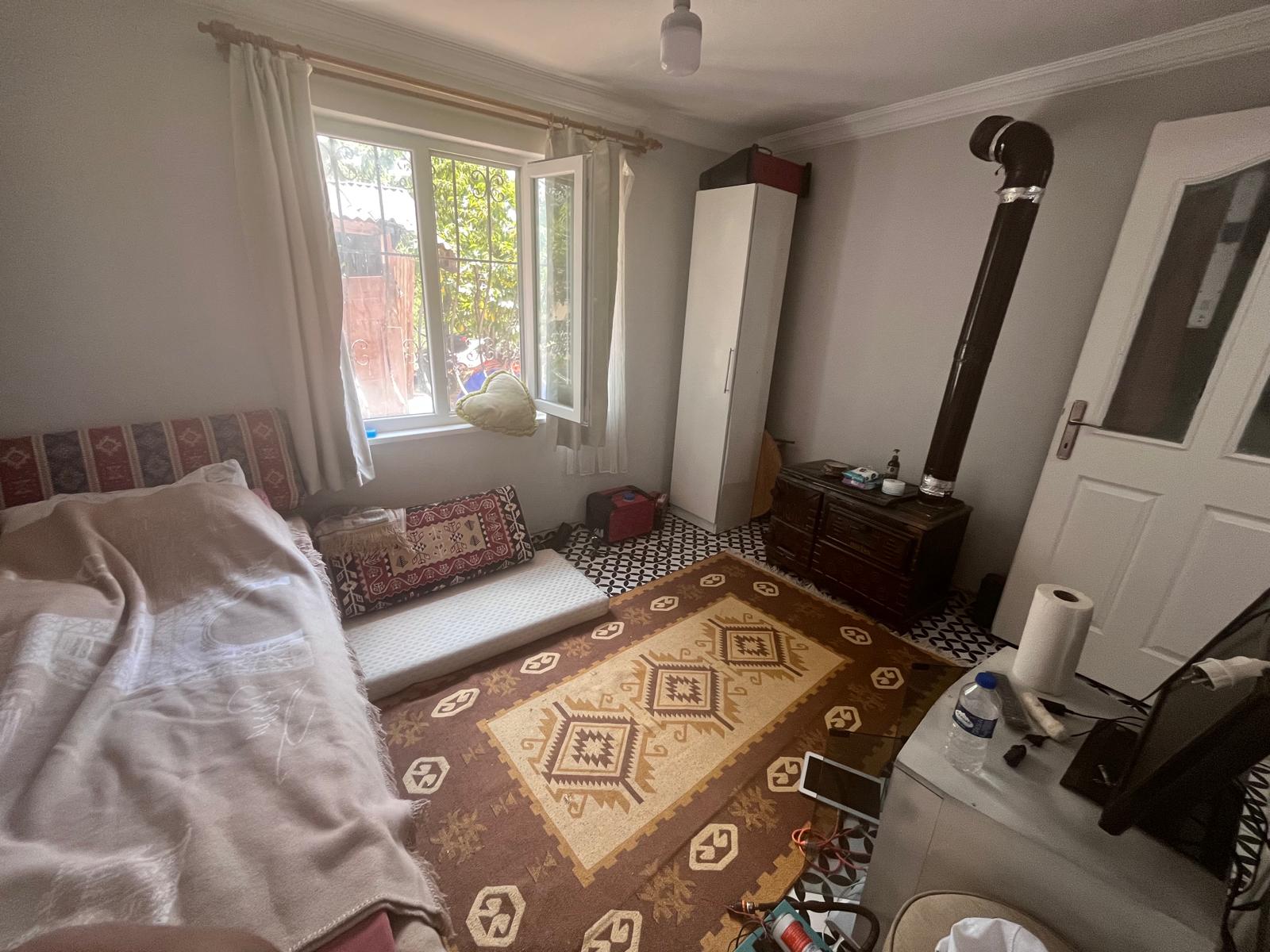 AYDINLIK KÖYÜ'NDE DOĞAYLA İÇİÇE BAHÇELİ MÜSTAKİL EV