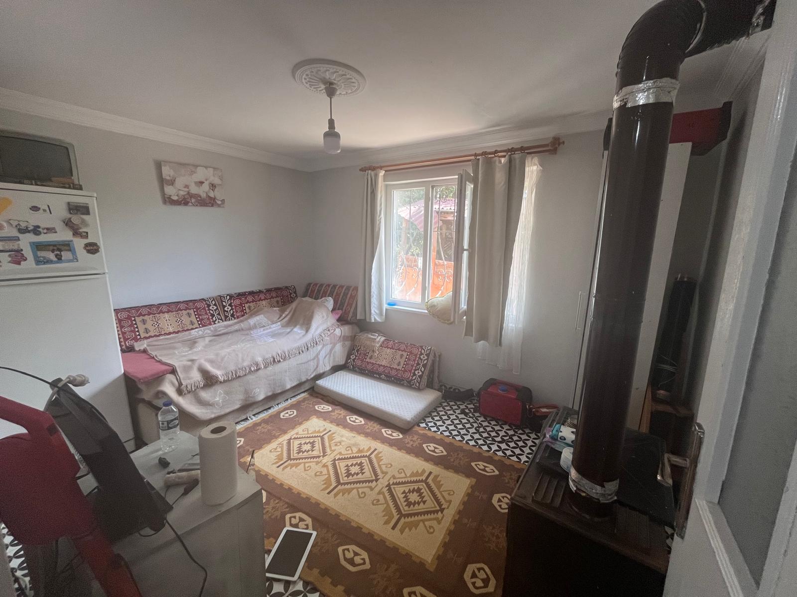 AYDINLIK KÖYÜ'NDE DOĞAYLA İÇİÇE BAHÇELİ MÜSTAKİL EV