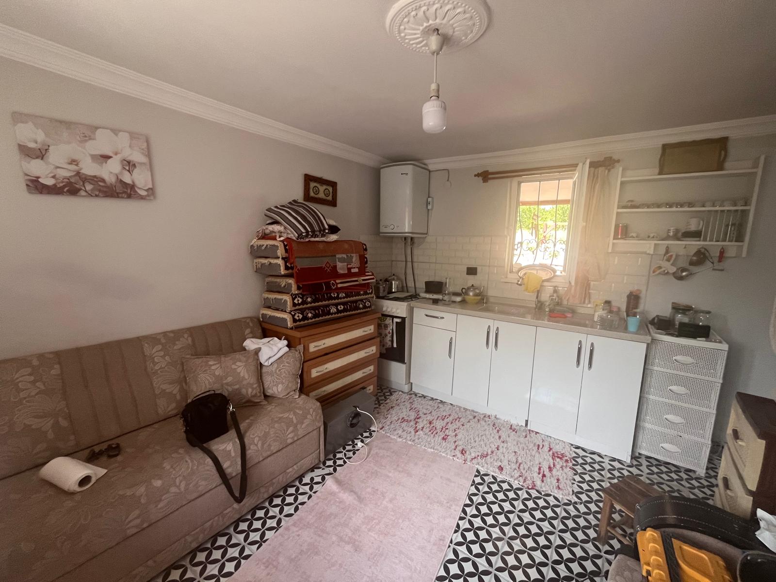 AYDINLIK KÖYÜ'NDE DOĞAYLA İÇİÇE BAHÇELİ MÜSTAKİL EV