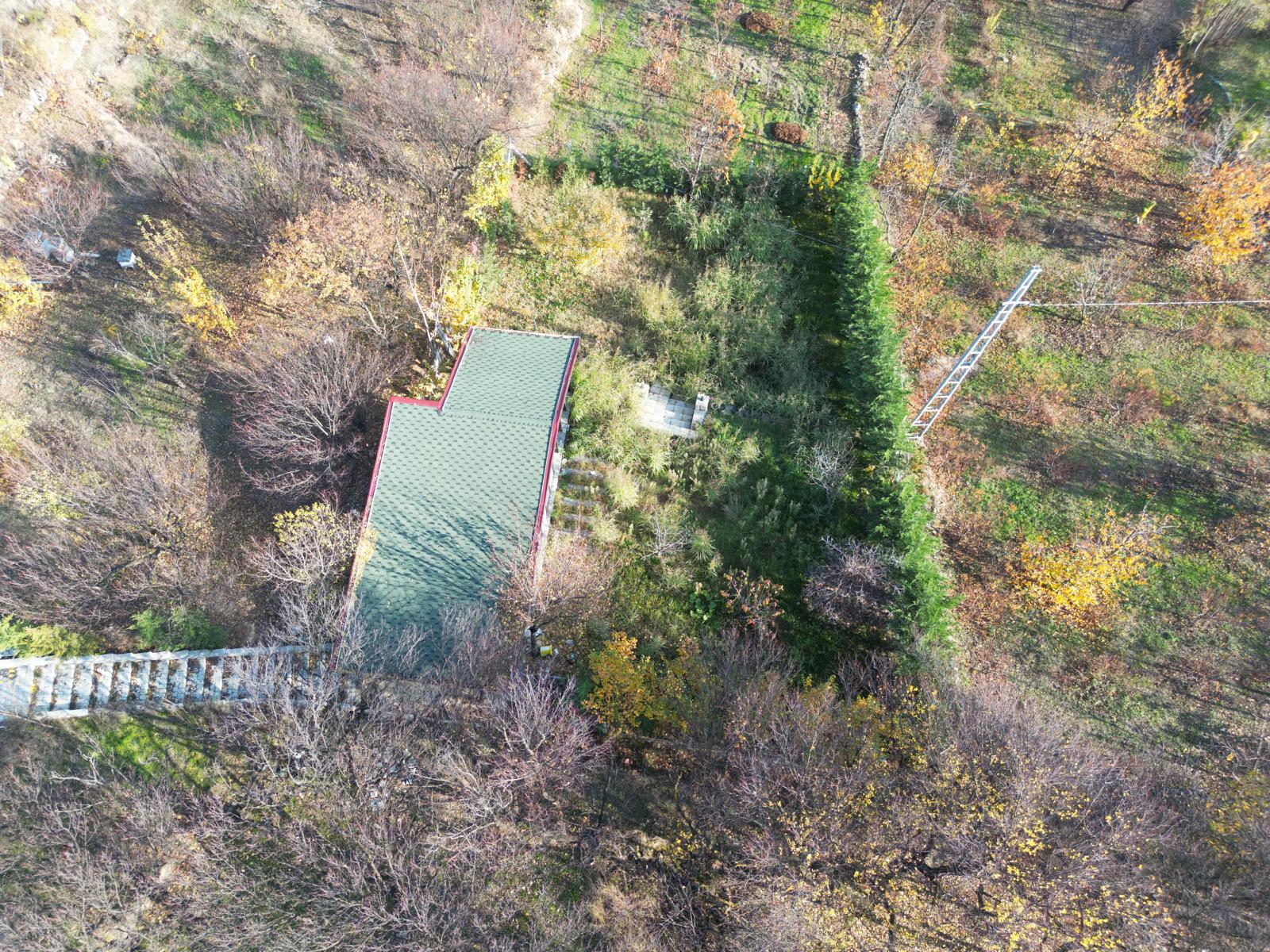 ZİYERE AYANLARDA TAKASA AÇIK SATILIK 511 METREKARE BAHÇELİ EV