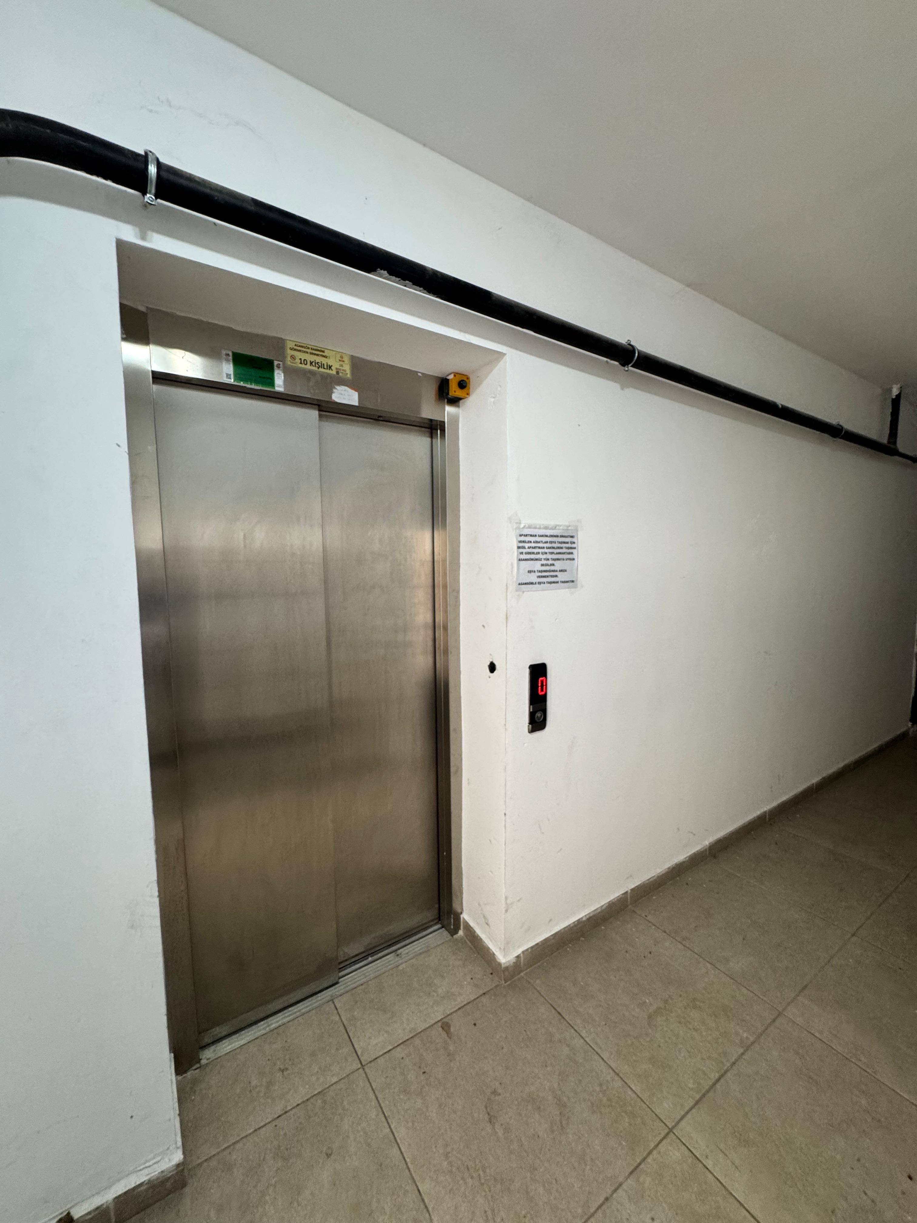 MARKA'DAN AKBİLEKTE SATILIK 2+0 DAİRE (KONUM GÜZEL)