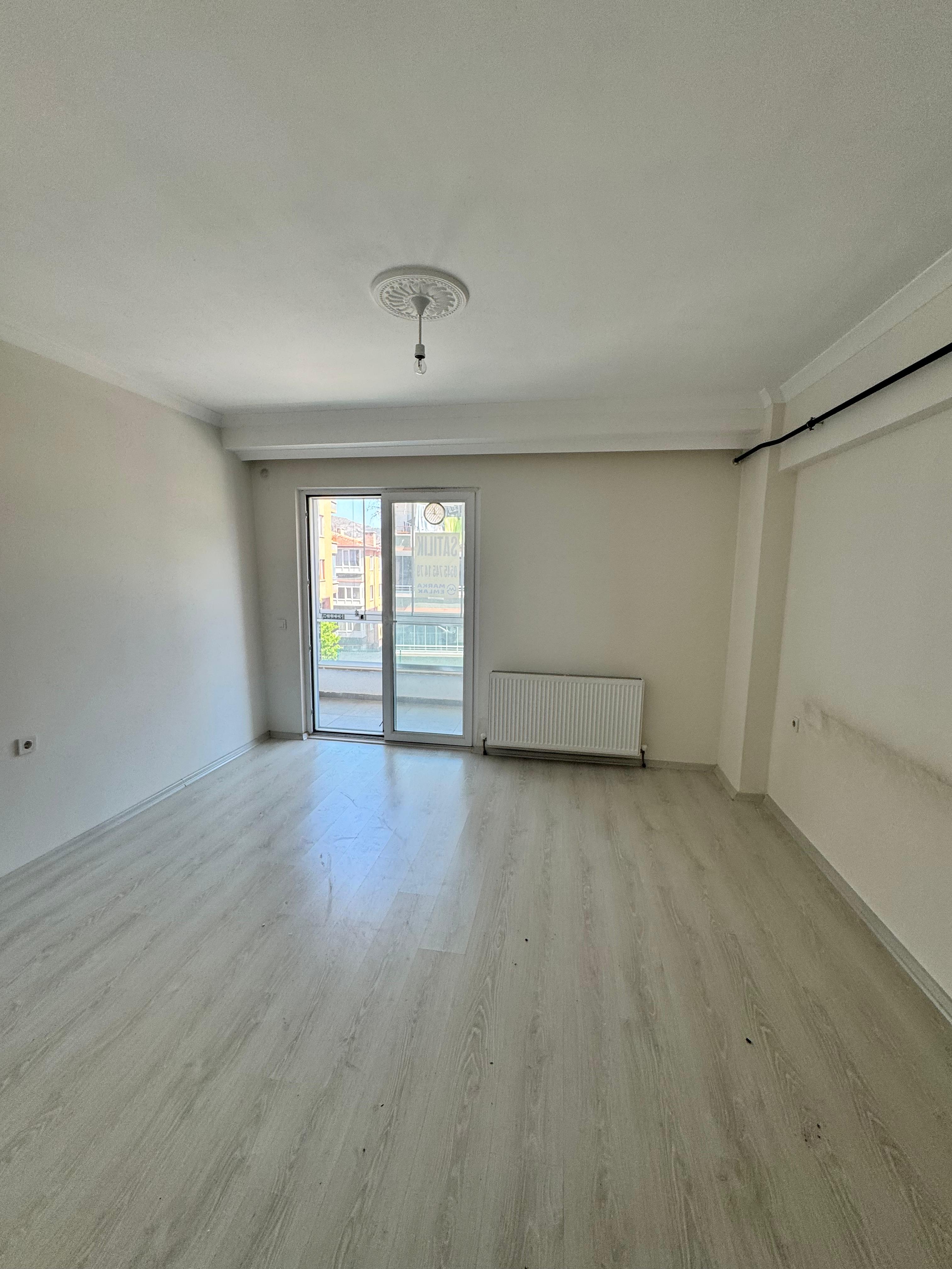 MARKA'DAN AKBİLEKTE SATILIK 2+0 DAİRE (KONUM GÜZEL)