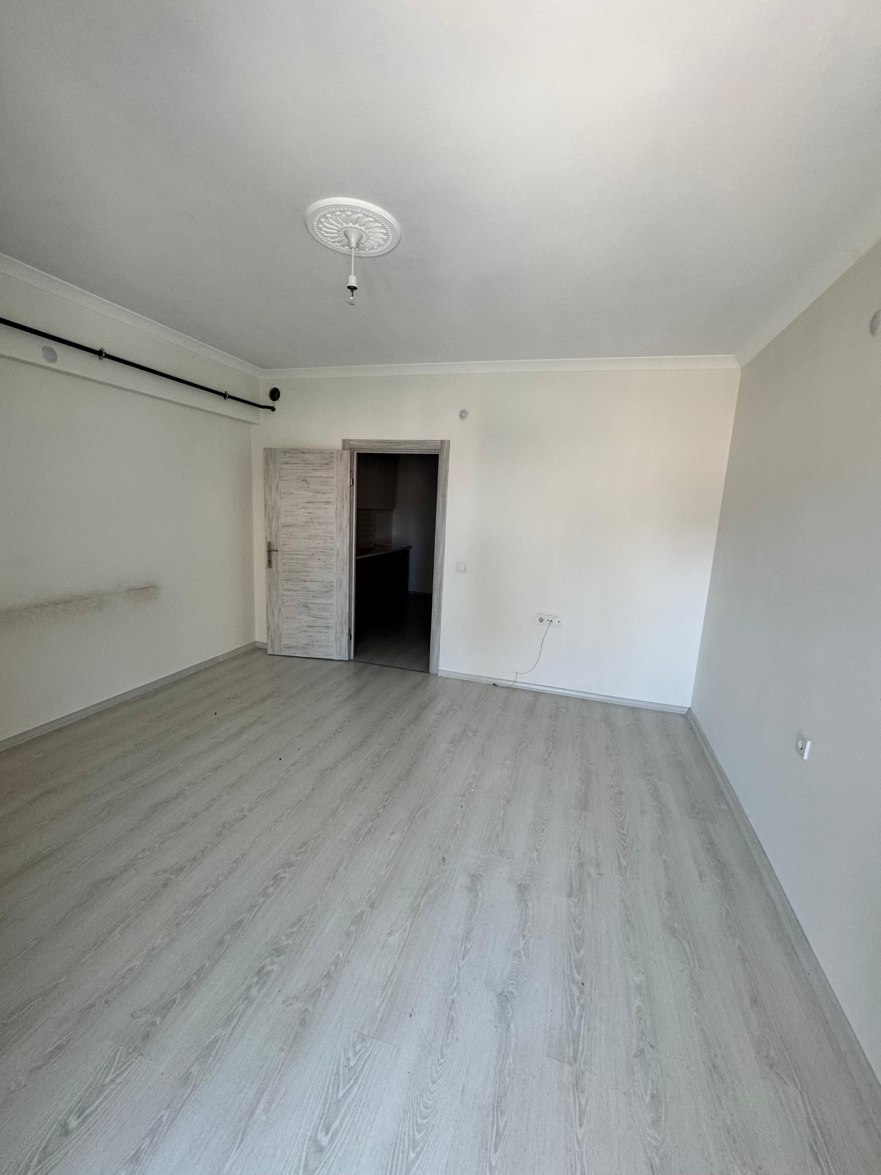 MARKA'DAN AKBİLEKTE SATILIK 2+0 DAİRE (KONUM GÜZEL)