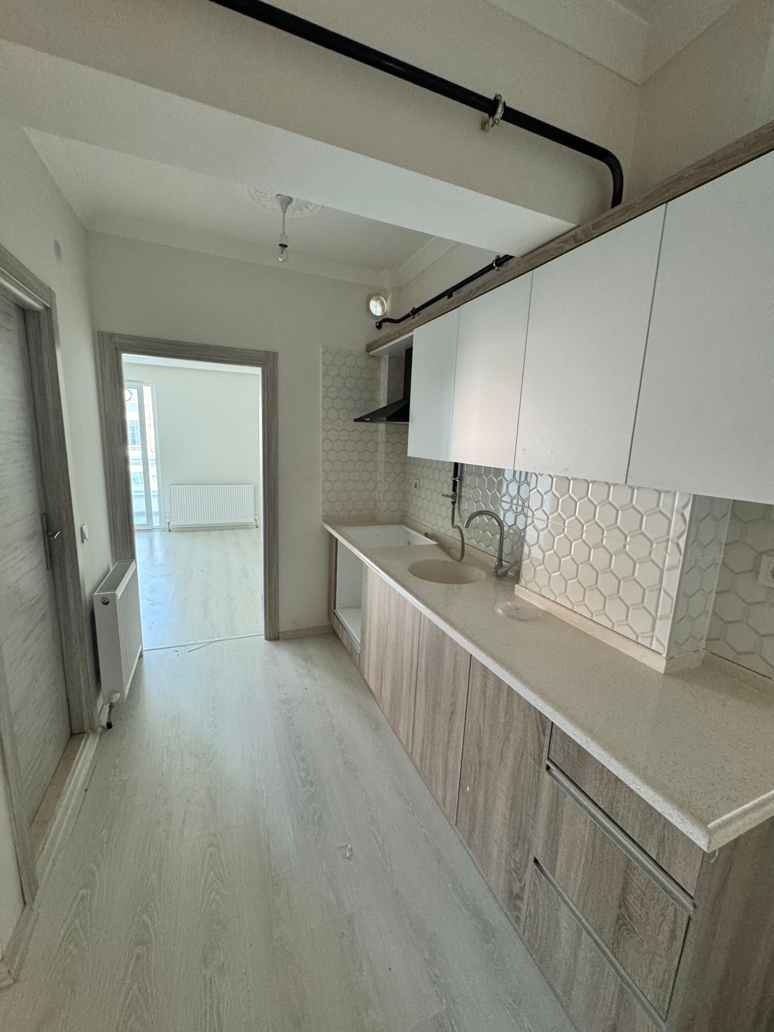 MARKA'DAN AKBİLEKTE SATILIK 2+0 DAİRE (KONUM GÜZEL)