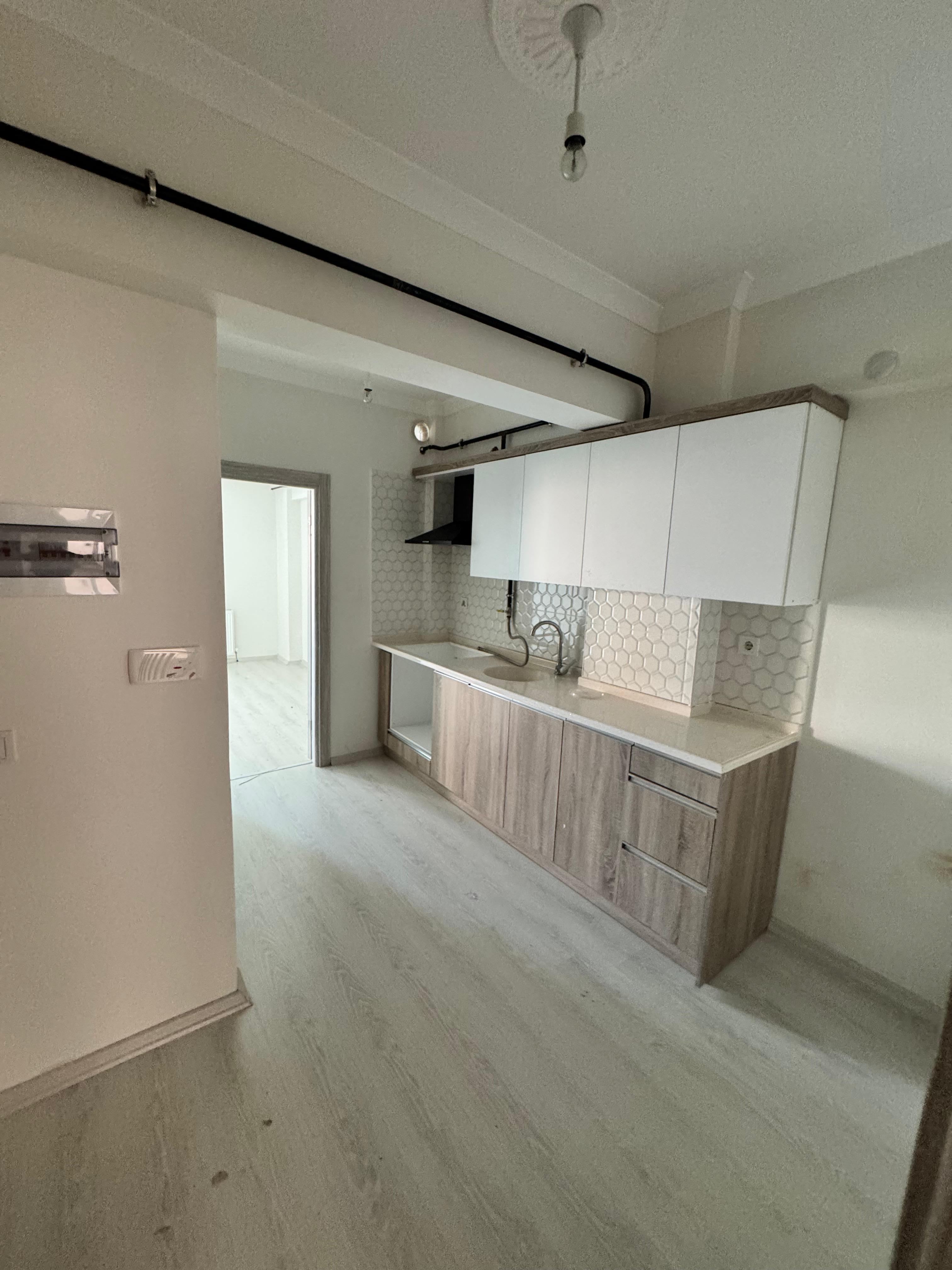 MARKA'DAN AKBİLEKTE SATILIK 2+0 DAİRE (KONUM GÜZEL)