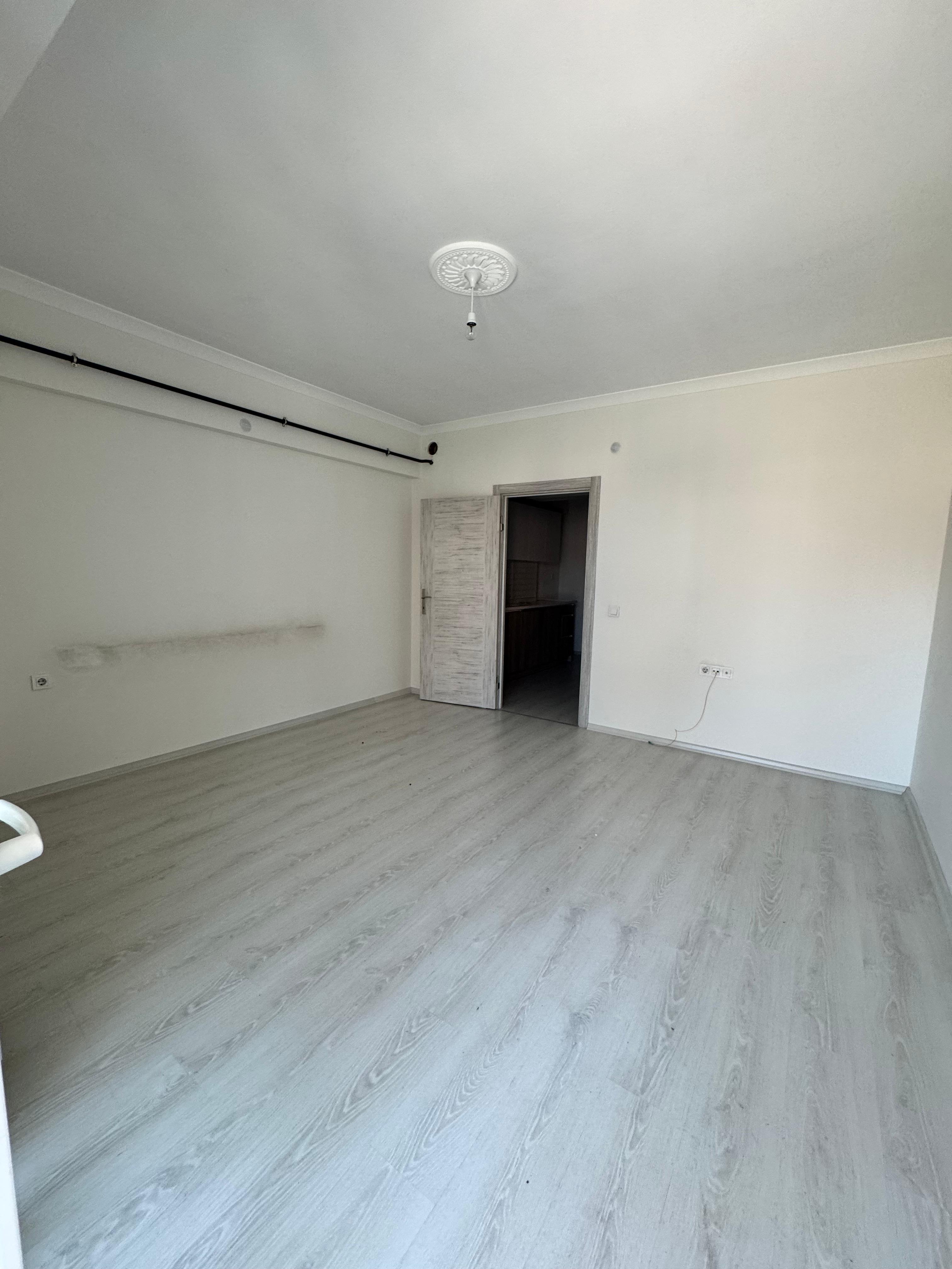 MARKA'DAN AKBİLEKTE SATILIK 2+0 DAİRE (KONUM GÜZEL)