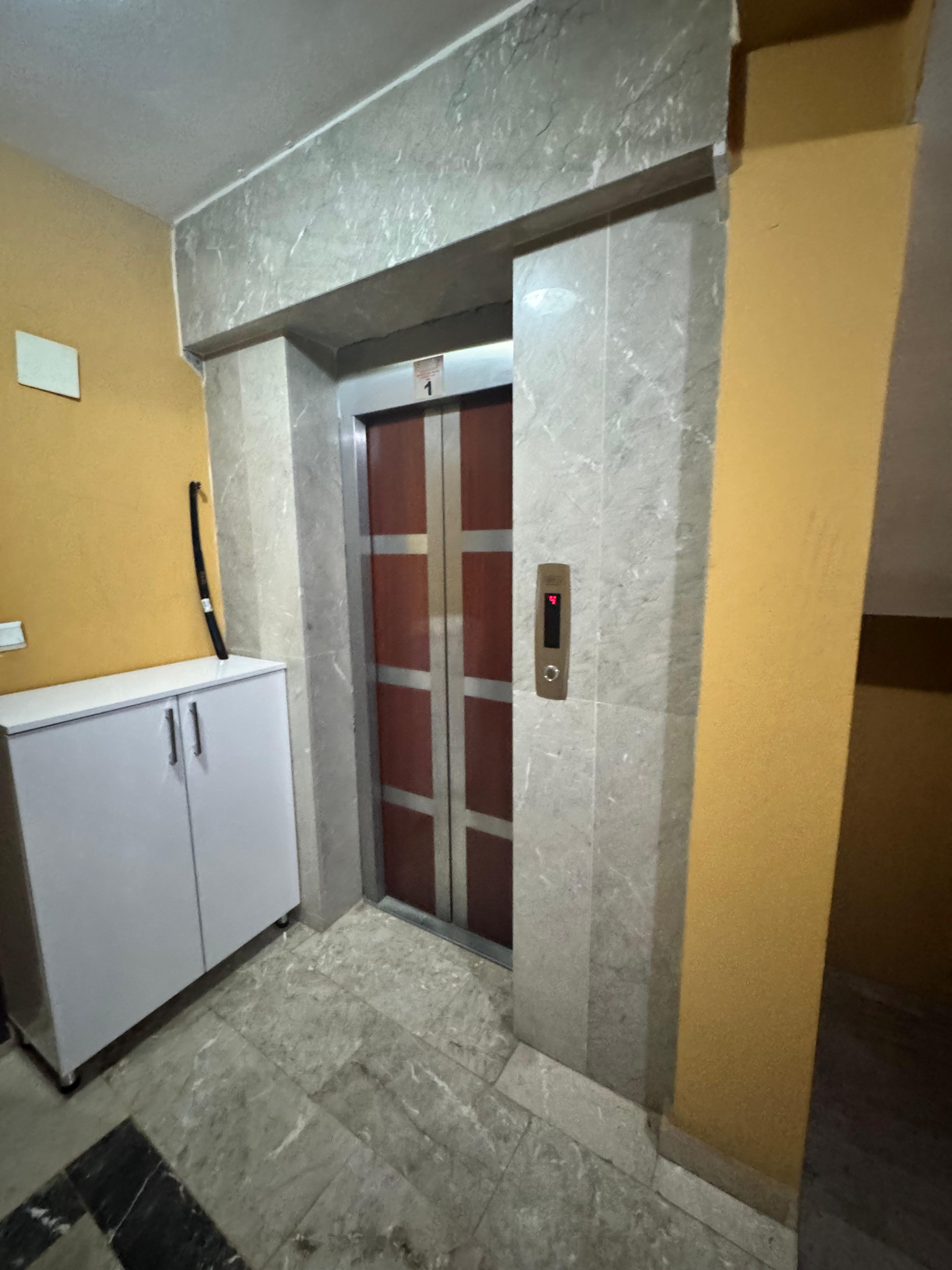 MARKA'DAN HACILAR MEYDANINDA 4+1 KİRALIK