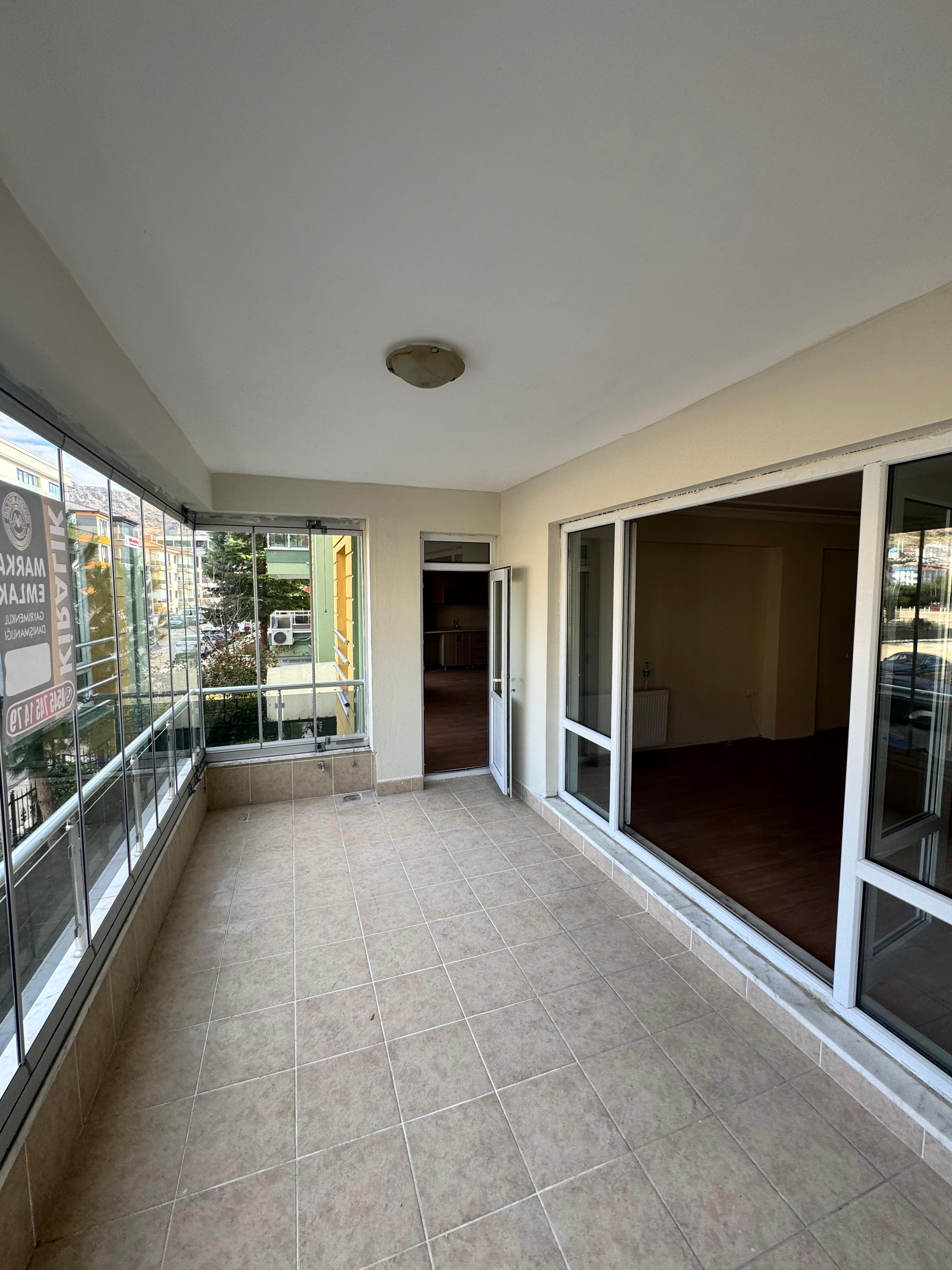 MARKA'DAN HACILAR MEYDANINDA 4+1 KİRALIK