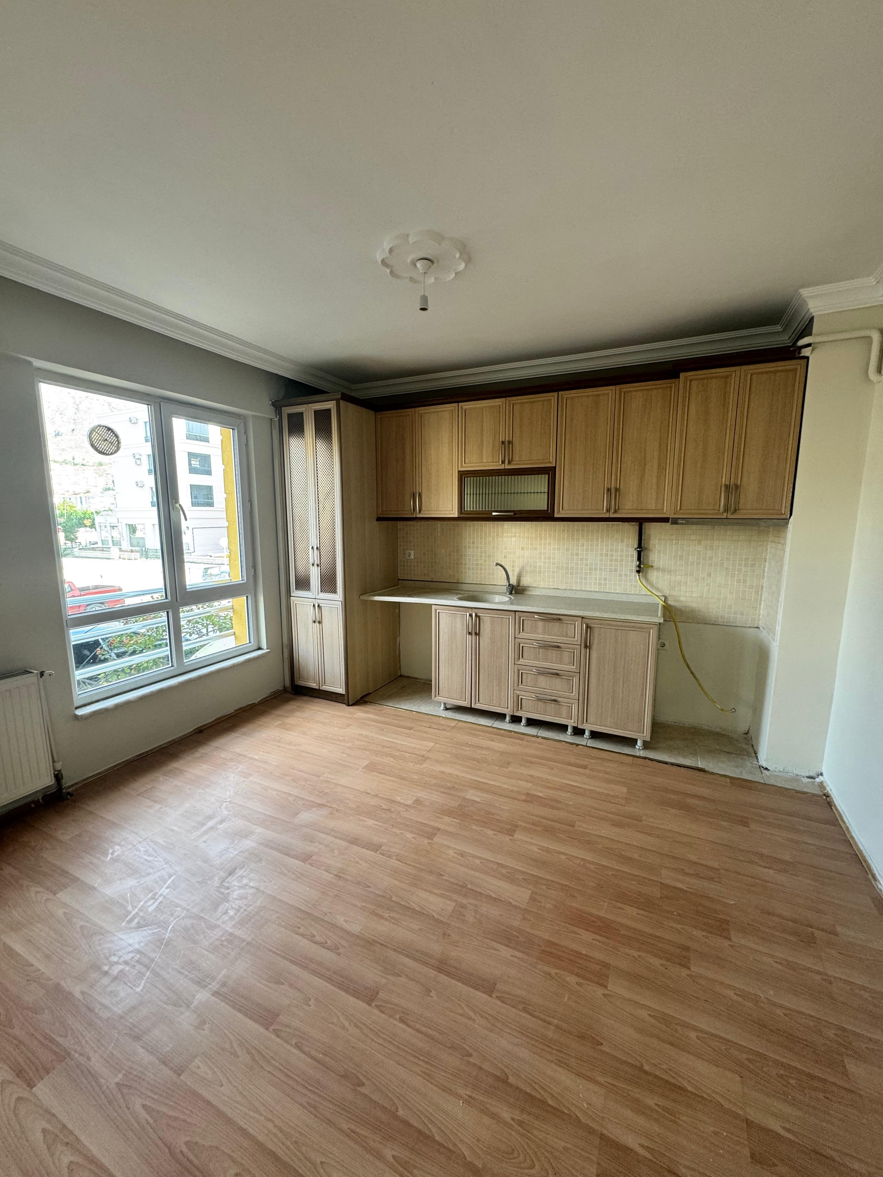 MARKA'DAN HACILAR MEYDANINDA 4+1 KİRALIK