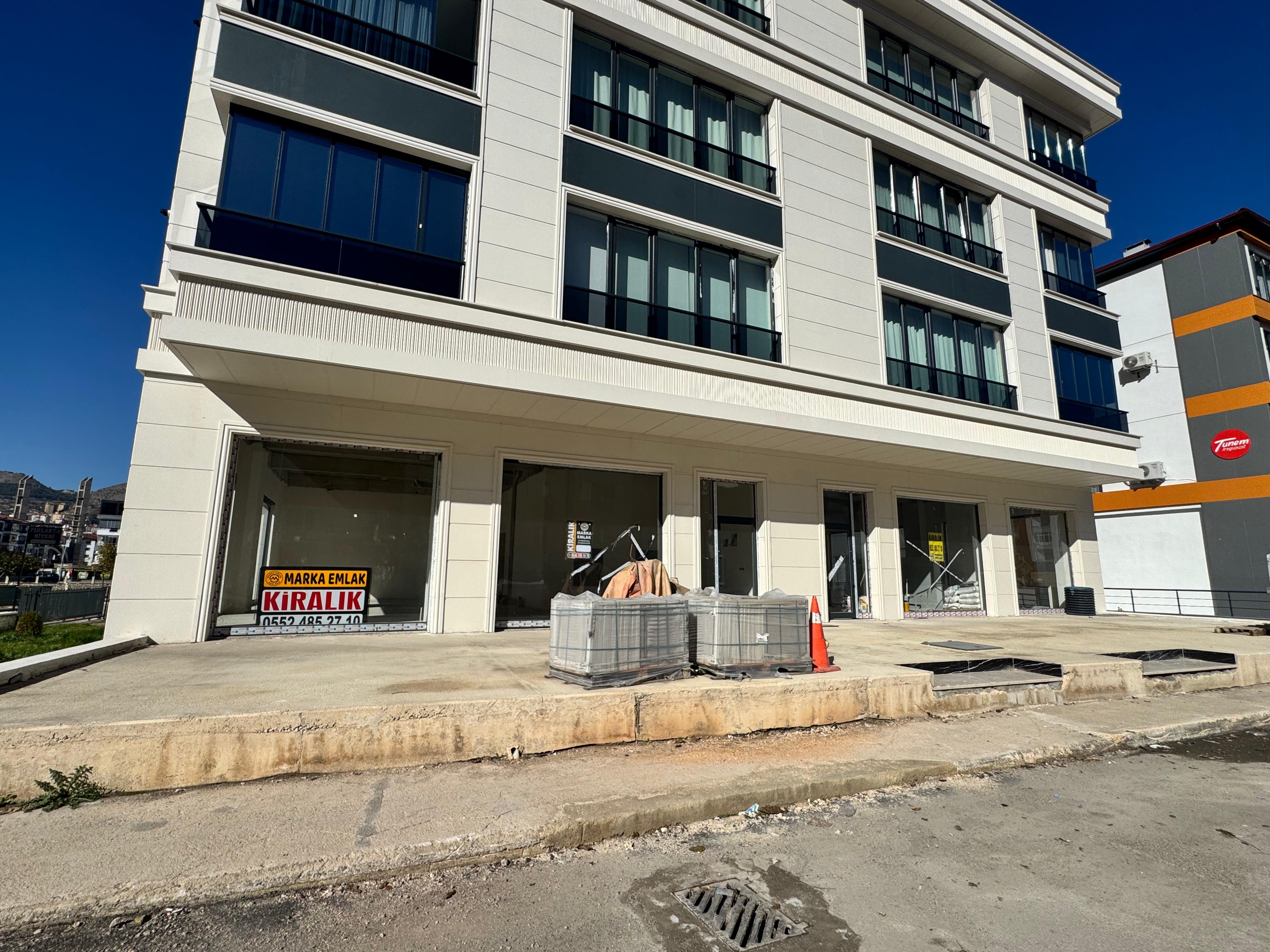 MARKA'DAN HACILAR MEYDANINDA KİRALIK DÜKKAN!!!