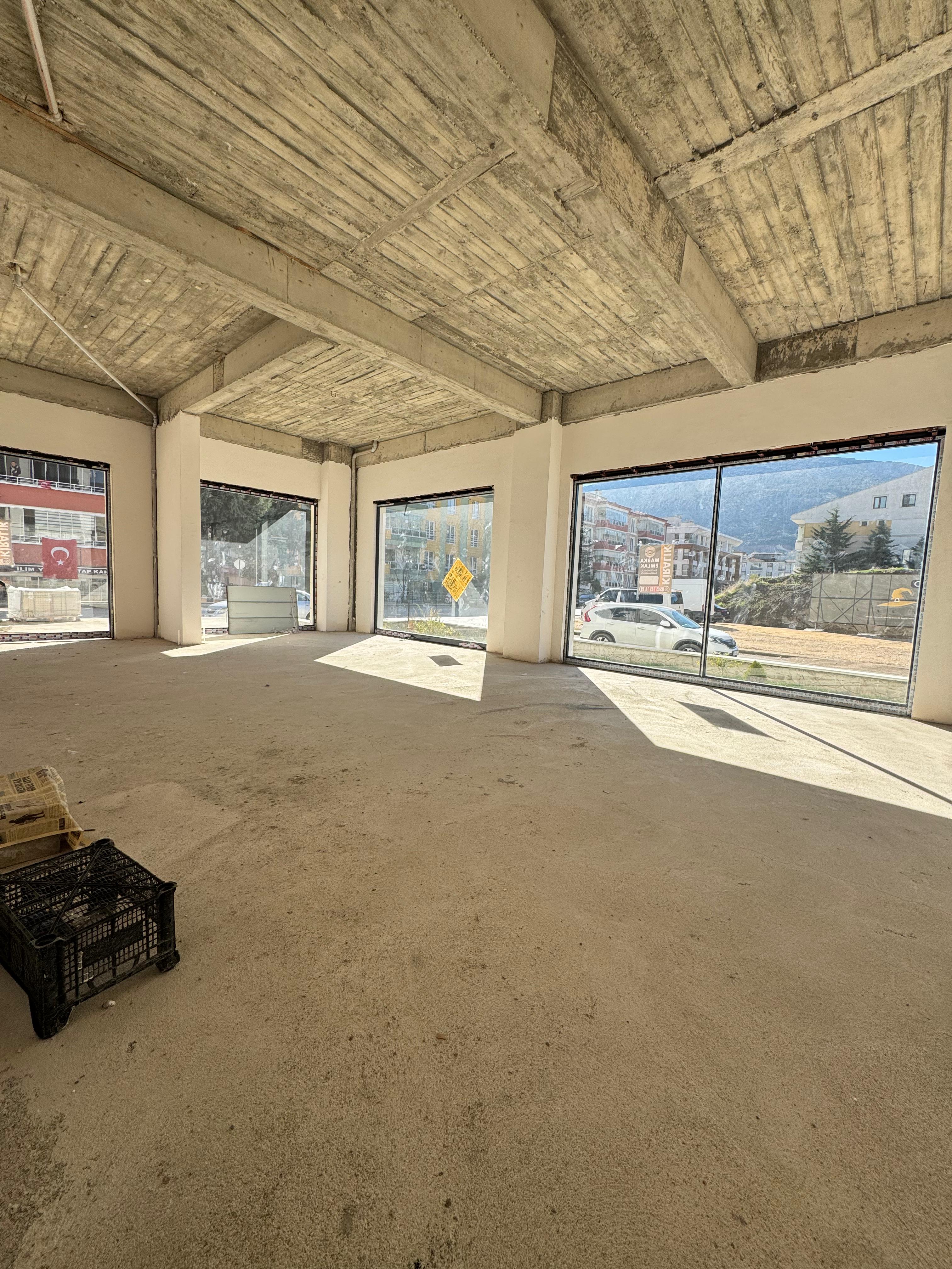 MARKA'DAN HACILAR MEYDANINDA KİRALIK DÜKKAN!!!