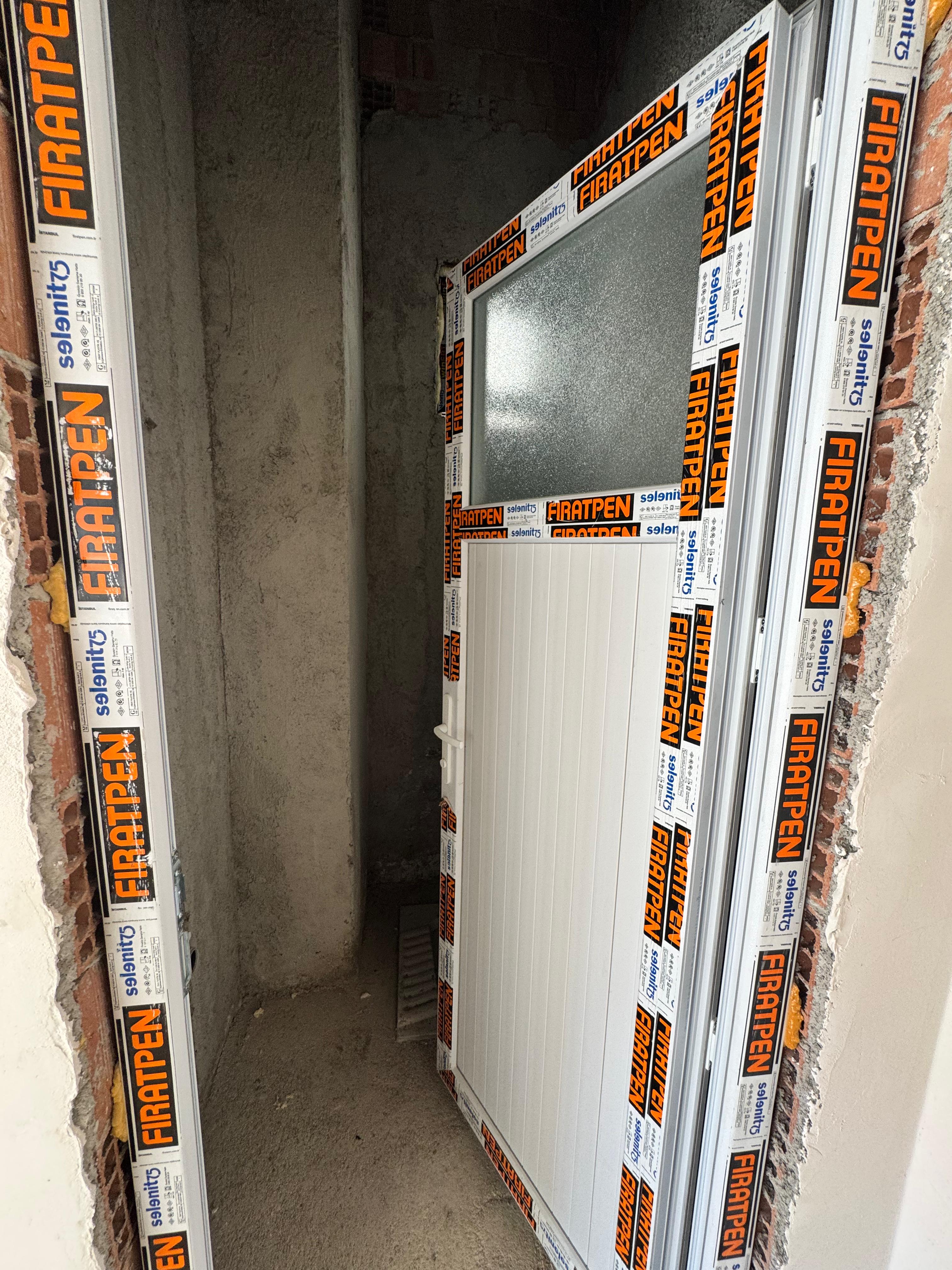 MARKA'DAN HACILAR MEYDANINDA KİRALIK DÜKKAN!!!