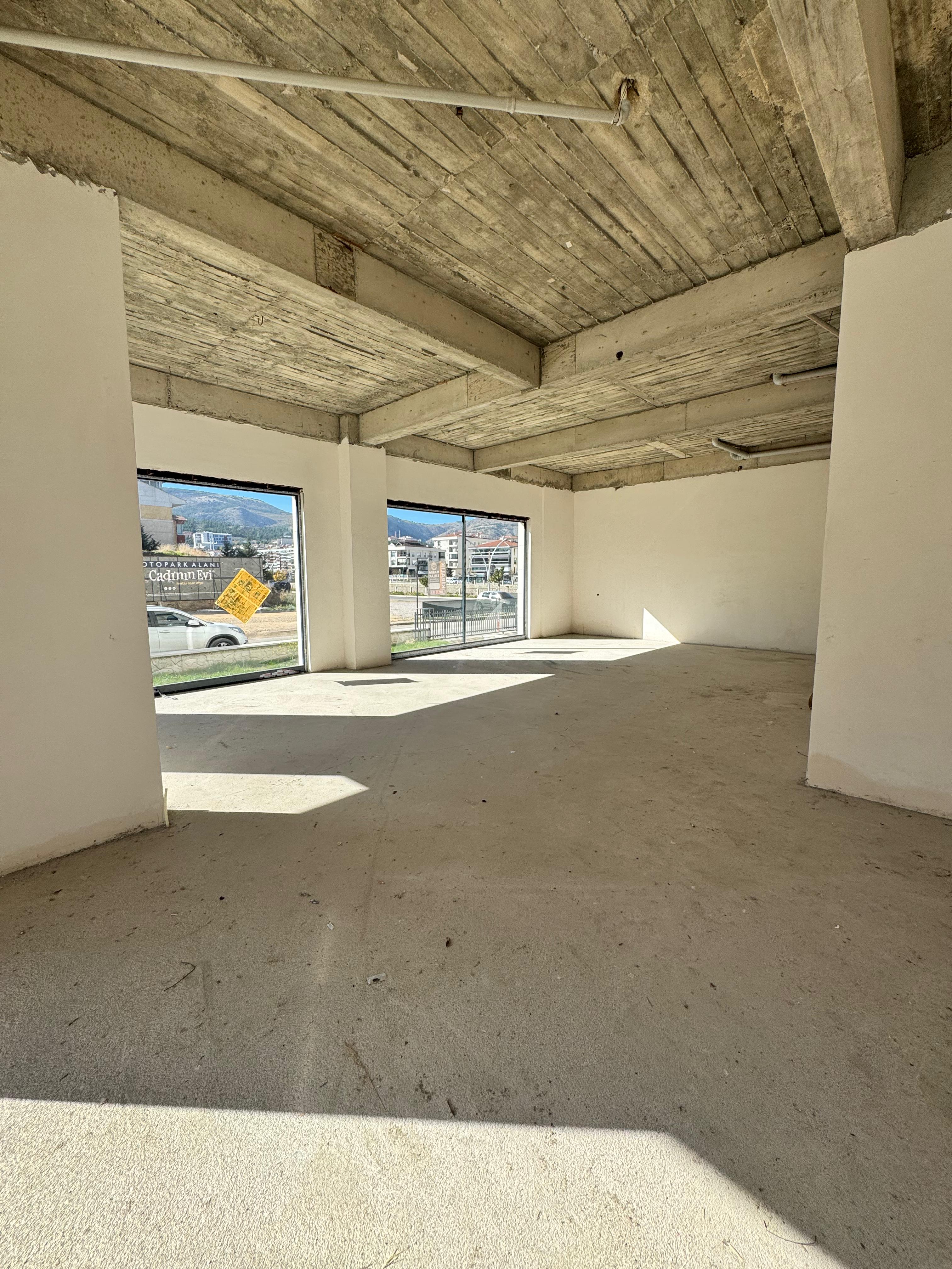 MARKA'DAN HACILAR MEYDANINDA KİRALIK DÜKKAN!!!