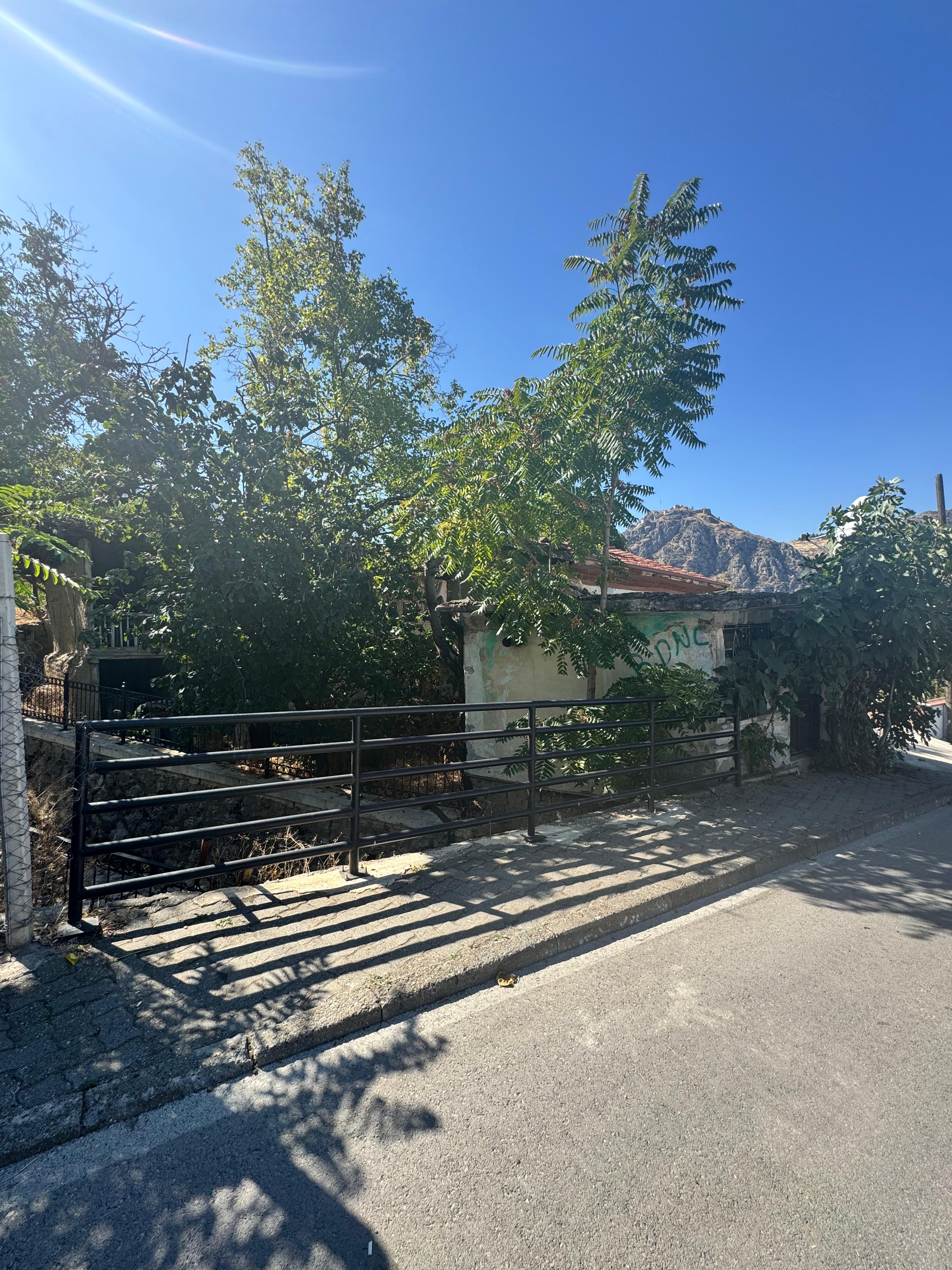 MARKA'DAN SAVADİYEDE YATIRIMLIK FİYAT UYGUN ÇARŞIYA ÇOK YAKIN İMARLI ARSA