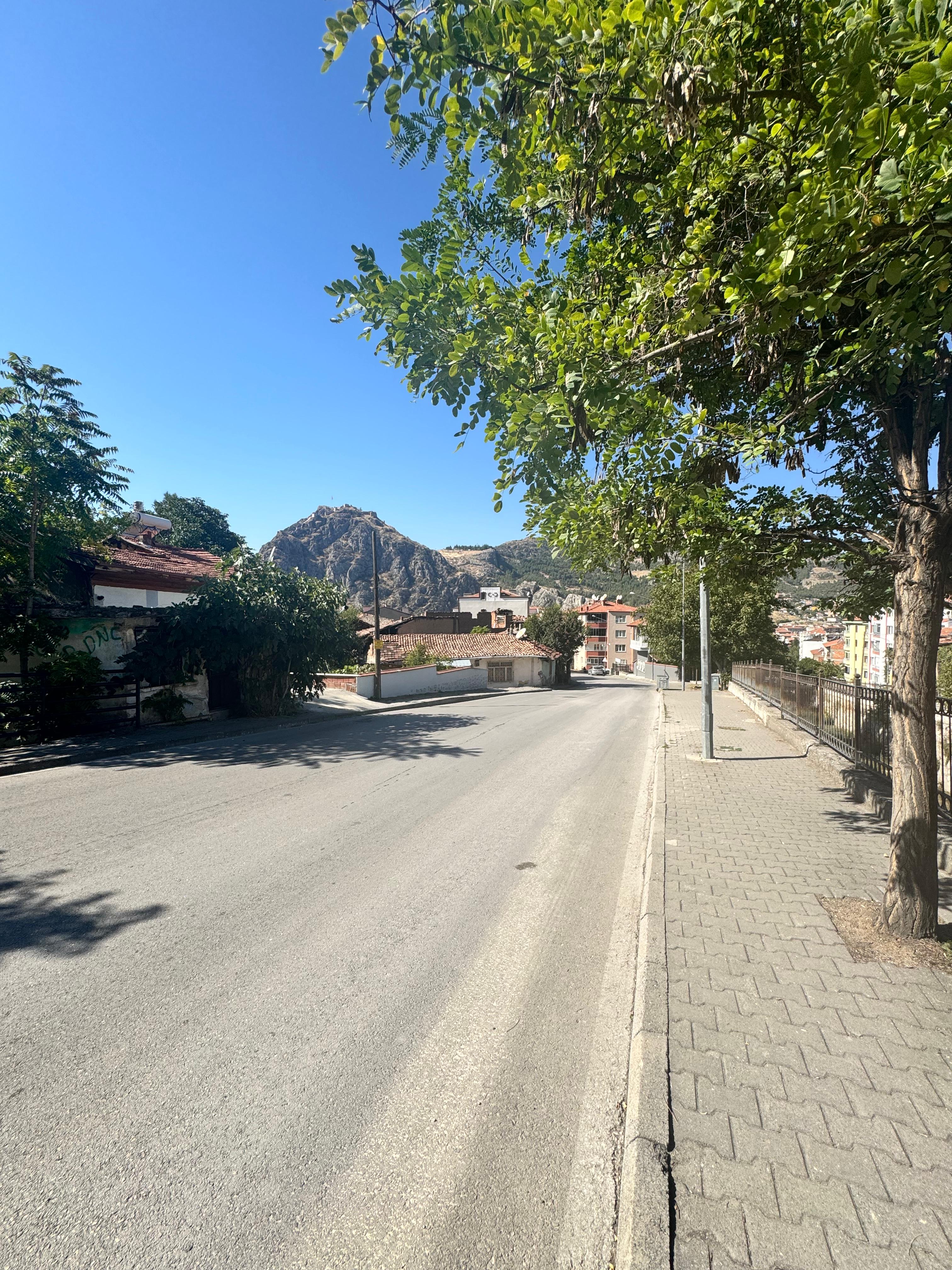 MARKA'DAN SAVADİYEDE YATIRIMLIK FİYAT UYGUN ÇARŞIYA ÇOK YAKIN İMARLI ARSA