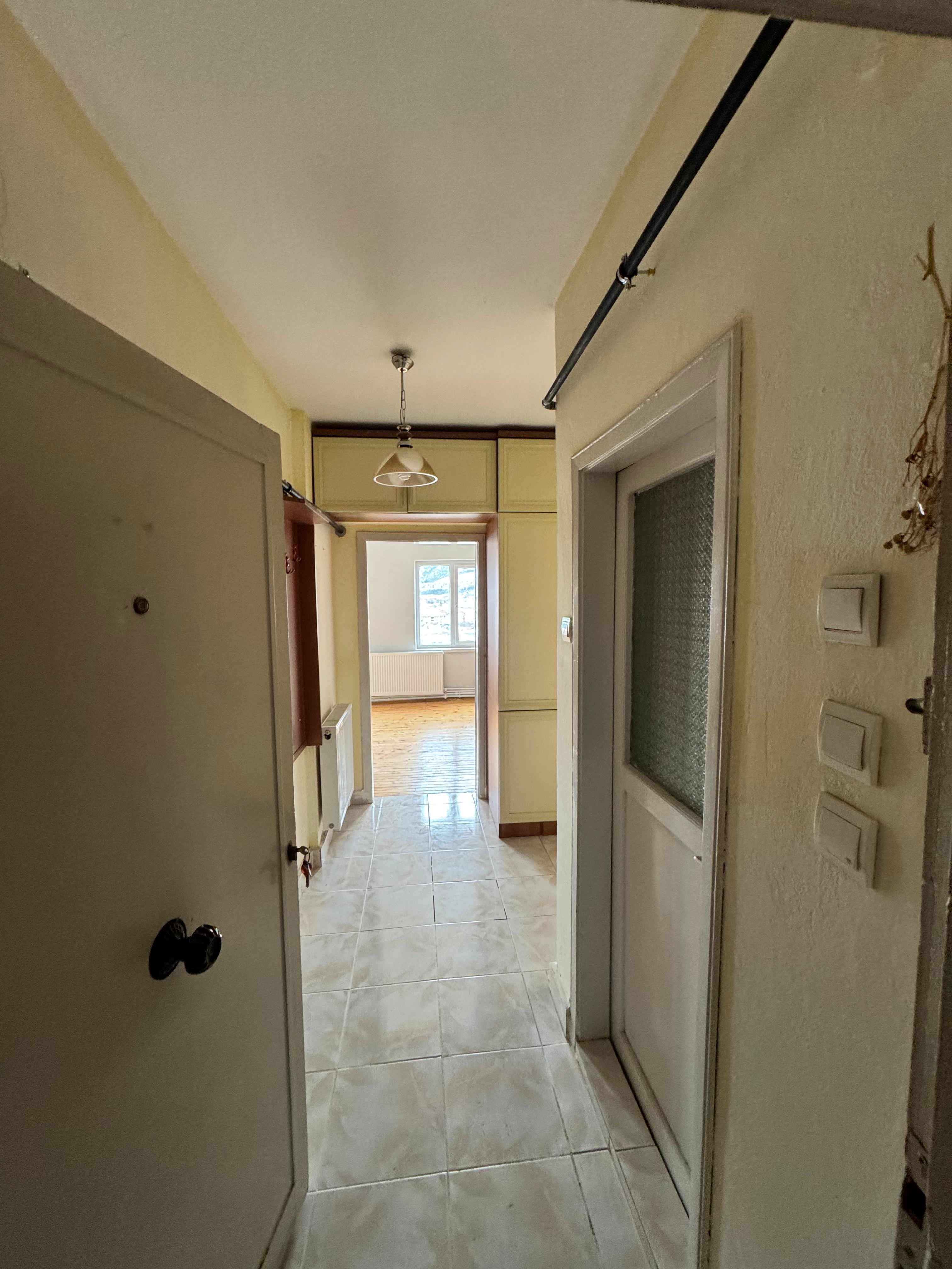 MARKA'DAN HIZIRPAŞA'DA 12 HAZİRAN LİSESİNE YAKIN KİRALIK 2+0 DAİRE