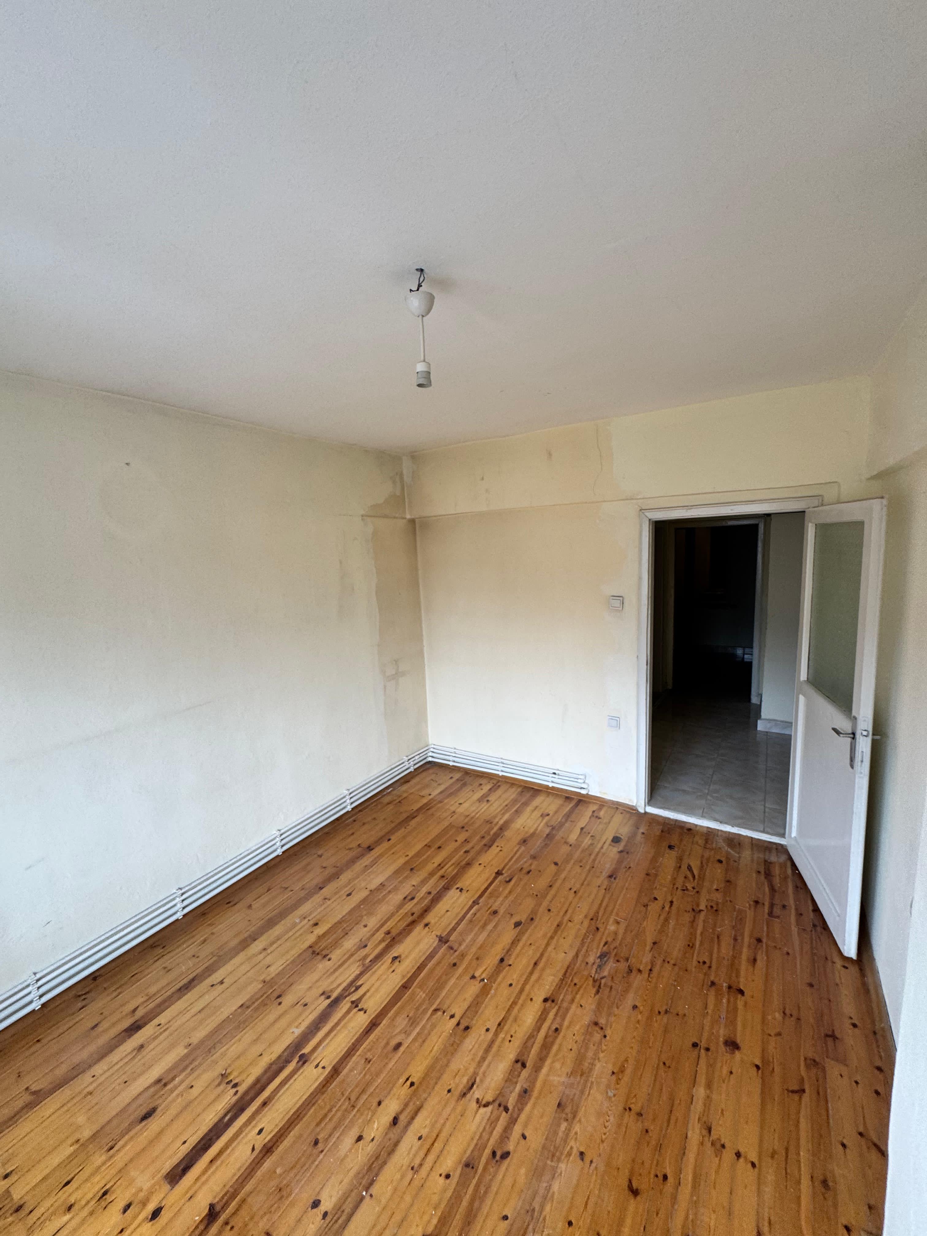 MARKA'DAN HIZIRPAŞA'DA 12 HAZİRAN LİSESİNE YAKIN KİRALIK 2+0 DAİRE