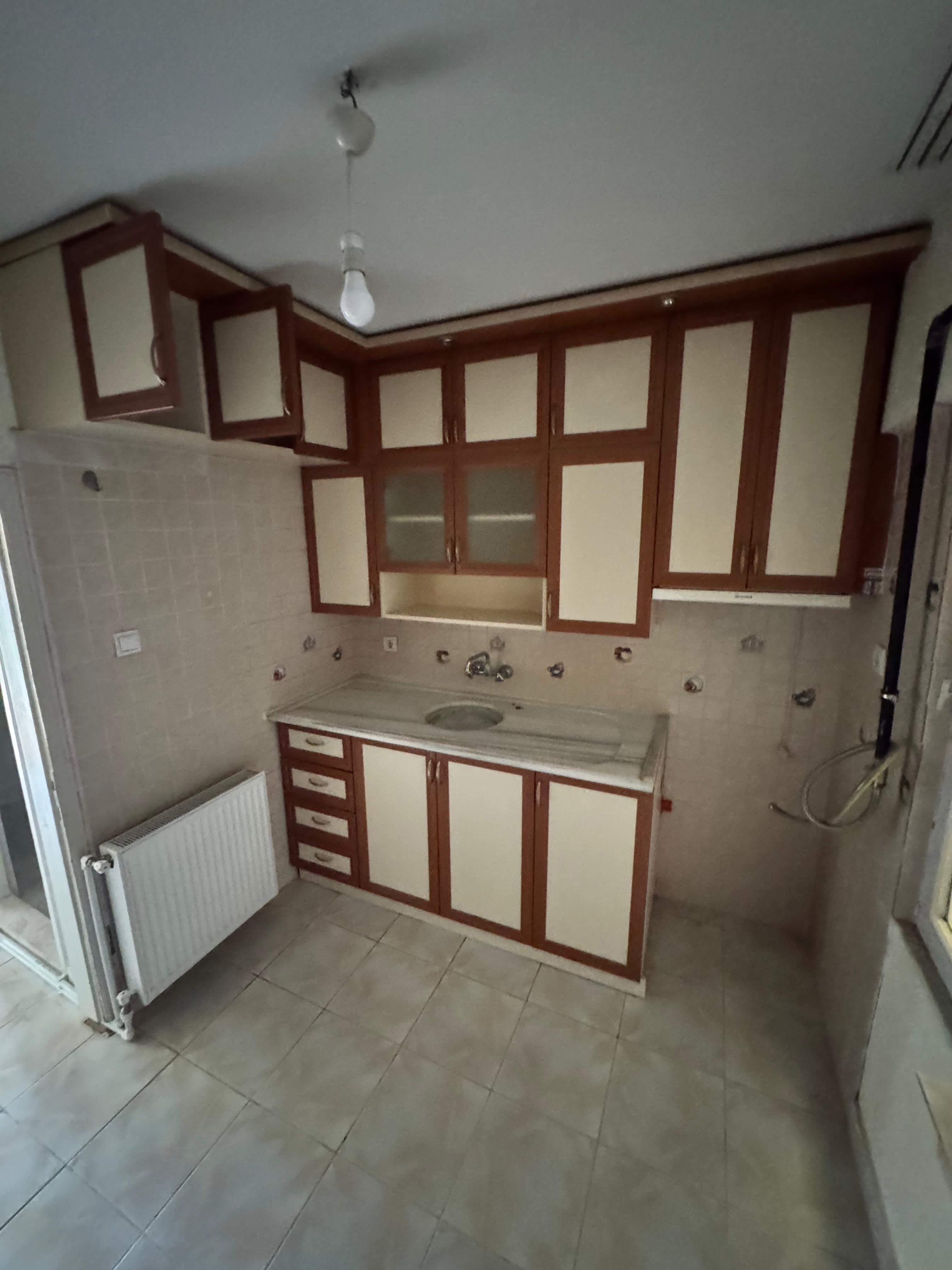 MARKA'DAN HIZIRPAŞA'DA 12 HAZİRAN LİSESİNE YAKIN KİRALIK 2+0 DAİRE