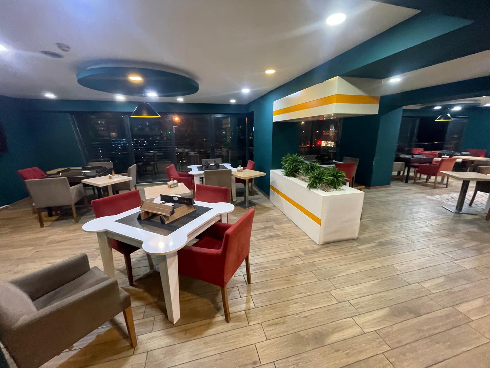 MARKA EMLAK'TAN ŞEHRİN EN GÜZEL KONUMUNDA DEVREN KİRALIK KAFETERYA