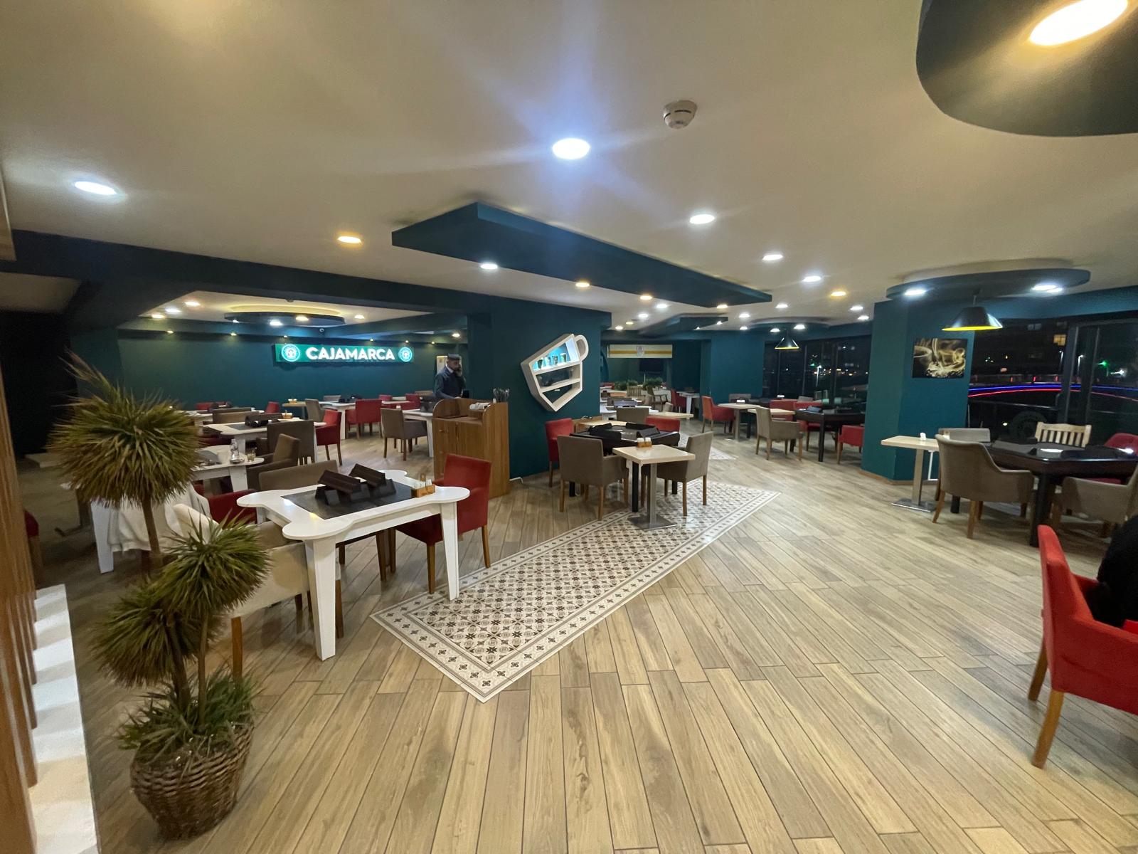 MARKA EMLAK'TAN ŞEHRİN EN GÜZEL KONUMUNDA DEVREN KİRALIK KAFETERYA