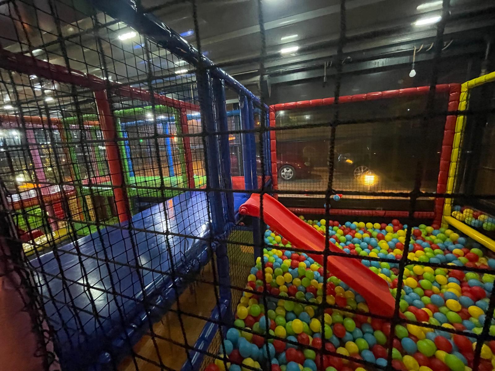 MARKA EMLAK'TAN ŞEHRİN EN GÜZEL KONUMUNDA DEVREN KİRALIK KAFETERYA