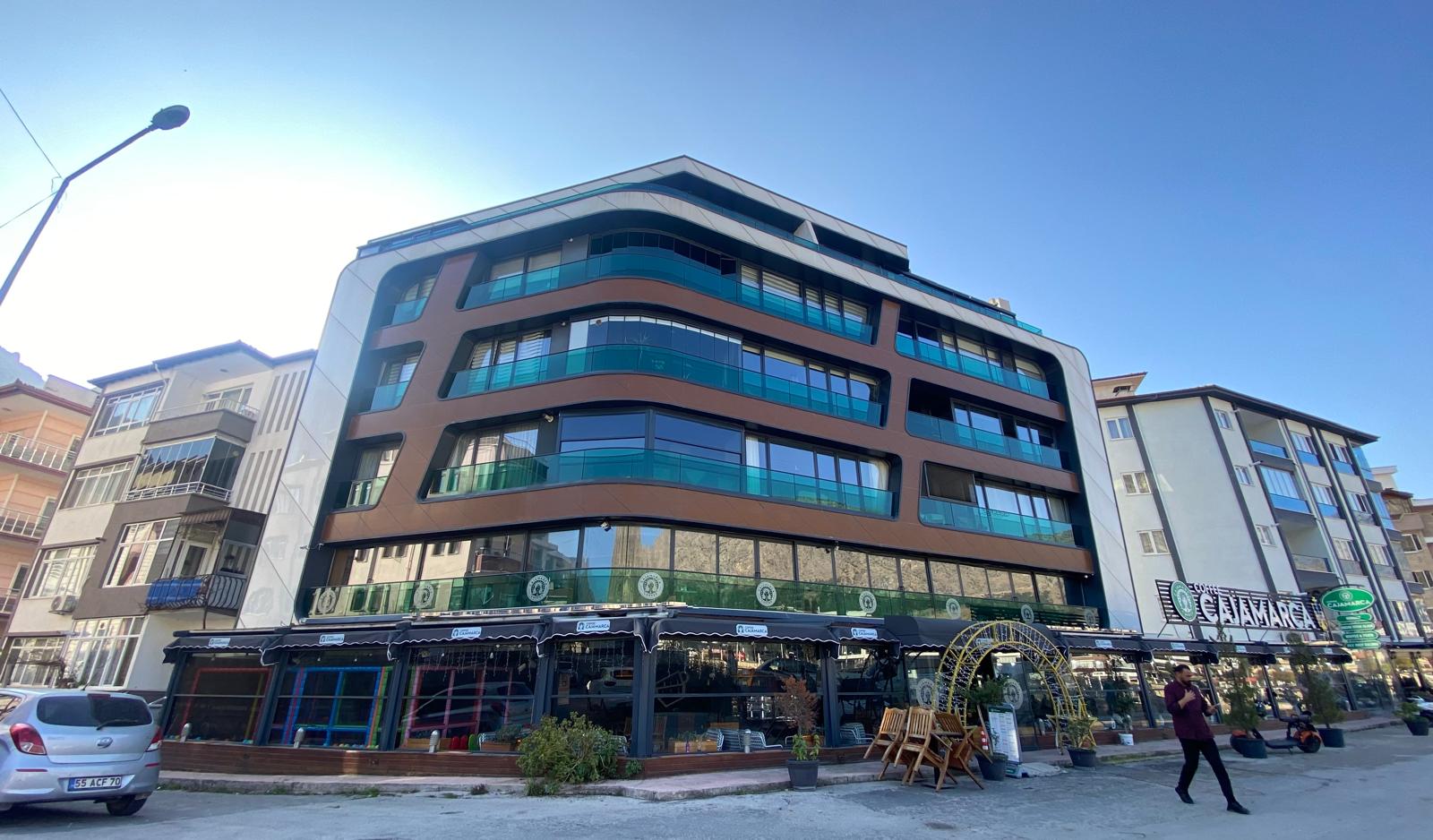 MARKA EMLAK'TAN ŞEHRİN EN GÜZEL KONUMUNDA DEVREN KİRALIK KAFETERYA
