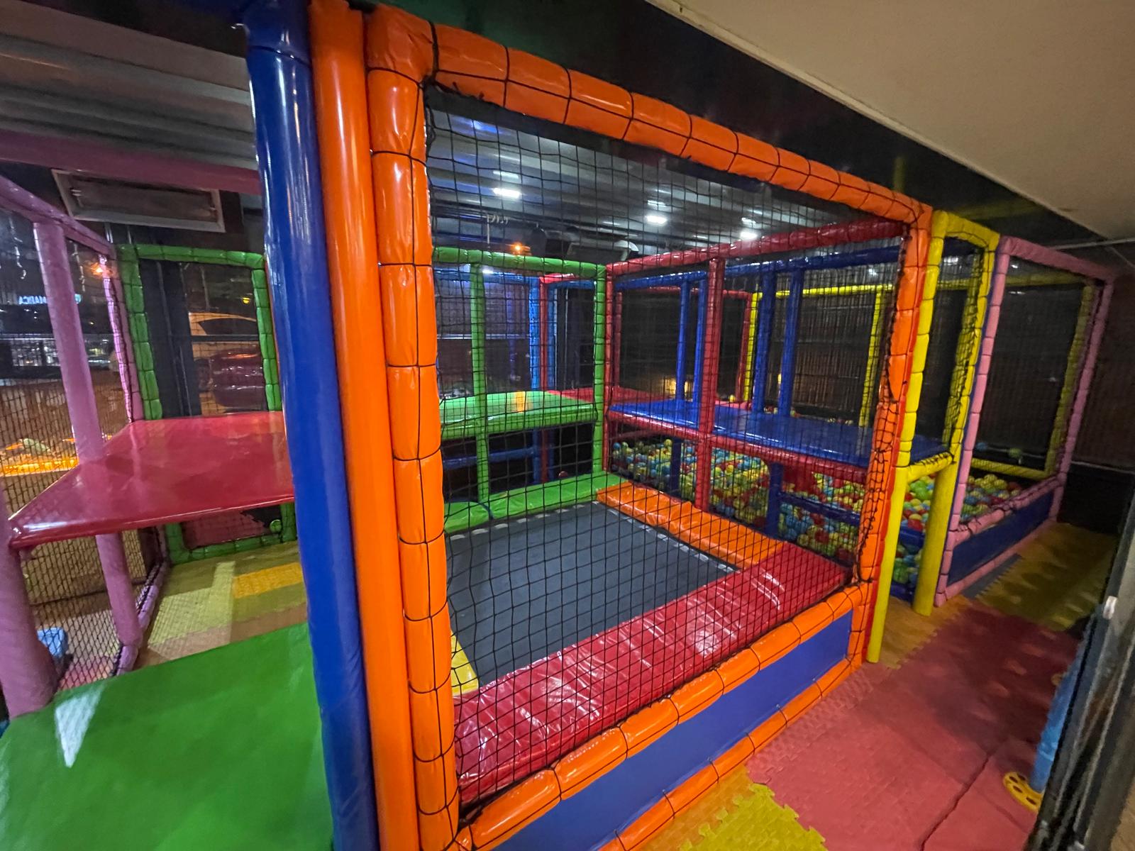 MARKA EMLAK'TAN ŞEHRİN EN GÜZEL KONUMUNDA DEVREN KİRALIK KAFETERYA