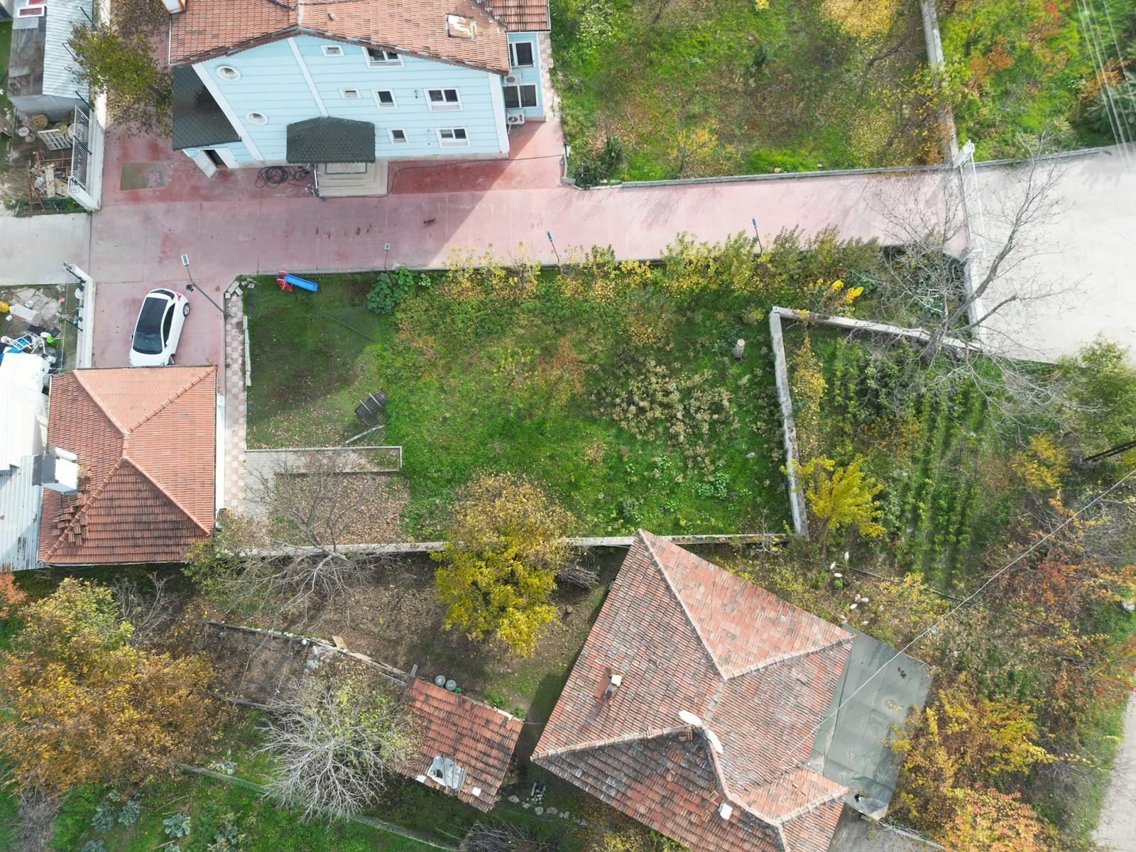 HEM YAŞAM ALANI HEM YATIRIMLIK MUHTEŞEM ARSA