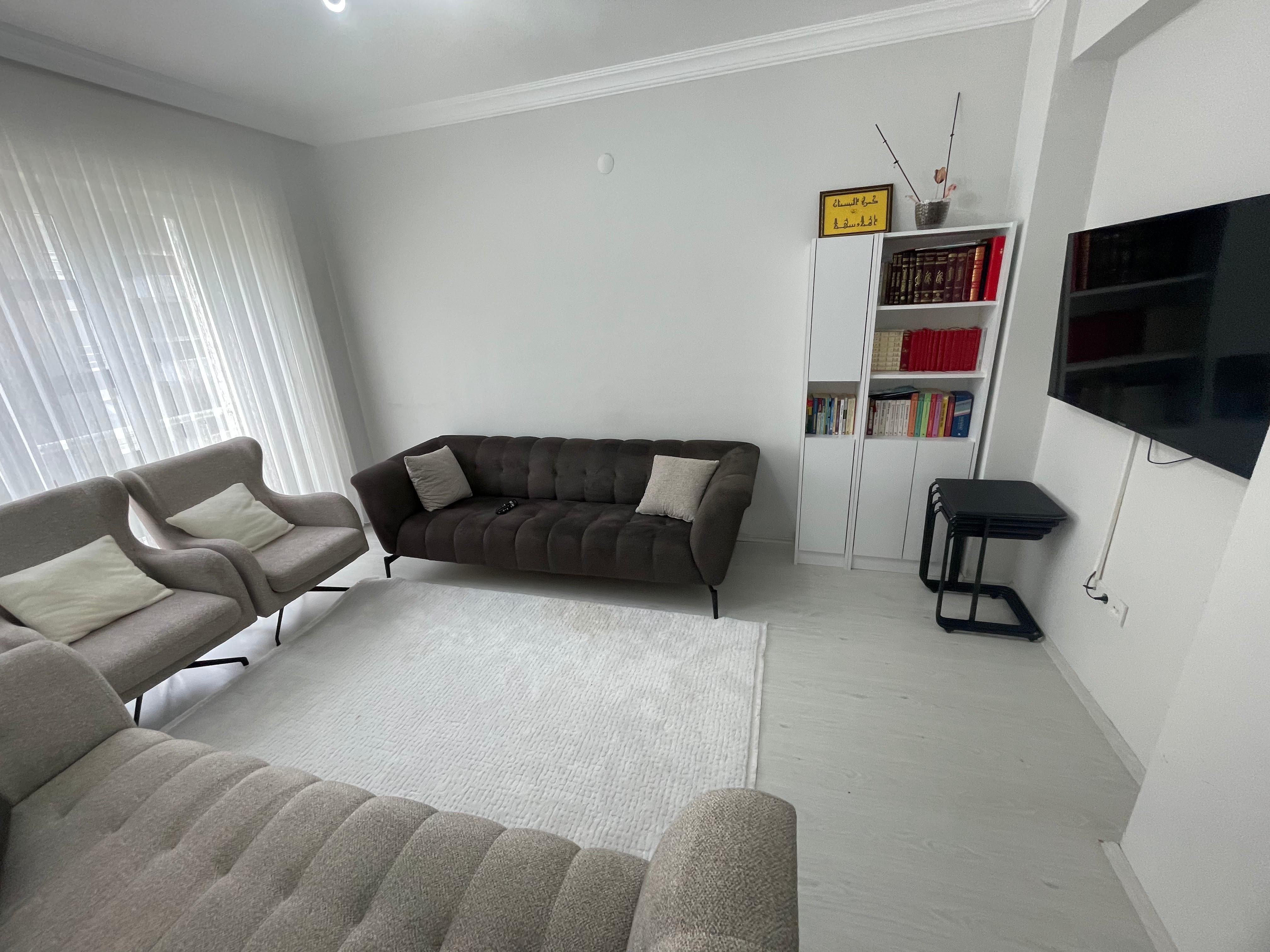 YÜZME HAVUZUNUN ARKASINDA FIRSAT NİTELİĞİNDE UYGUN DAİRE