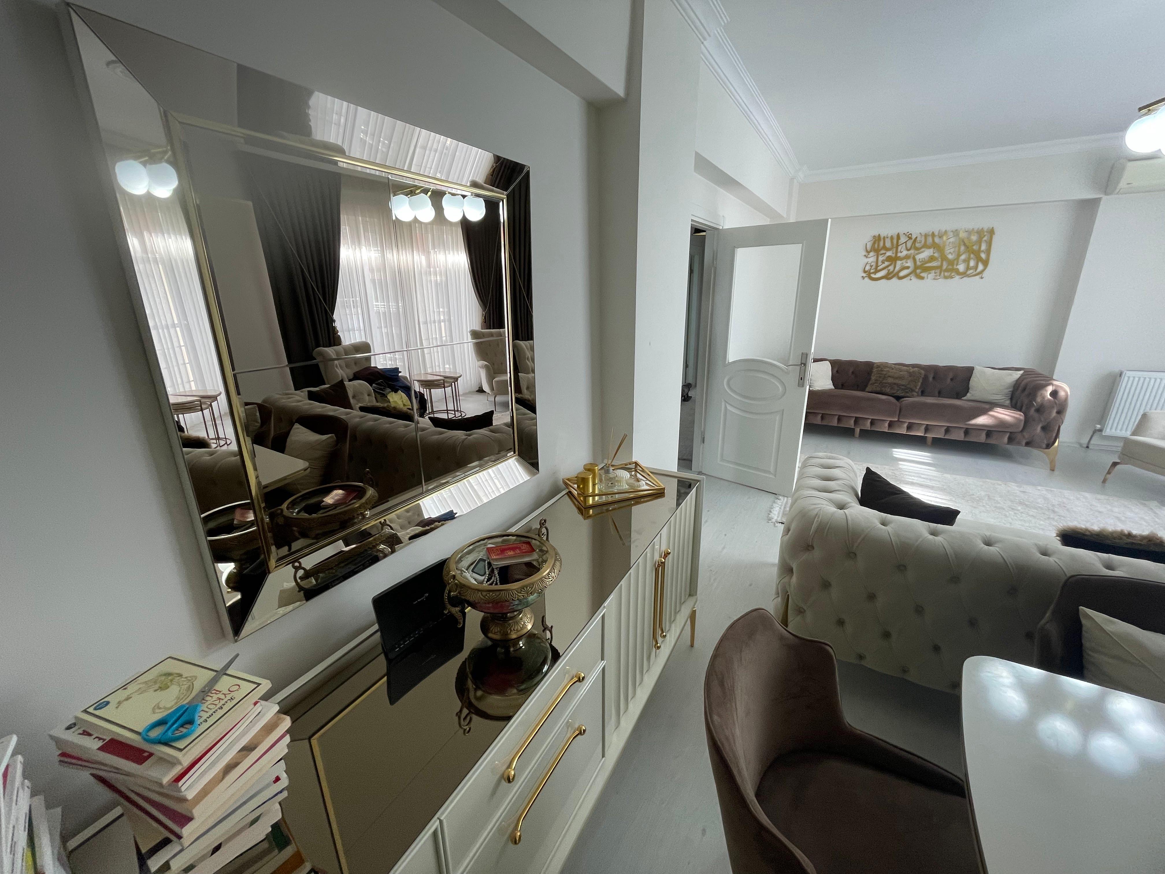 YÜZME HAVUZUNUN ARKASINDA FIRSAT NİTELİĞİNDE UYGUN DAİRE