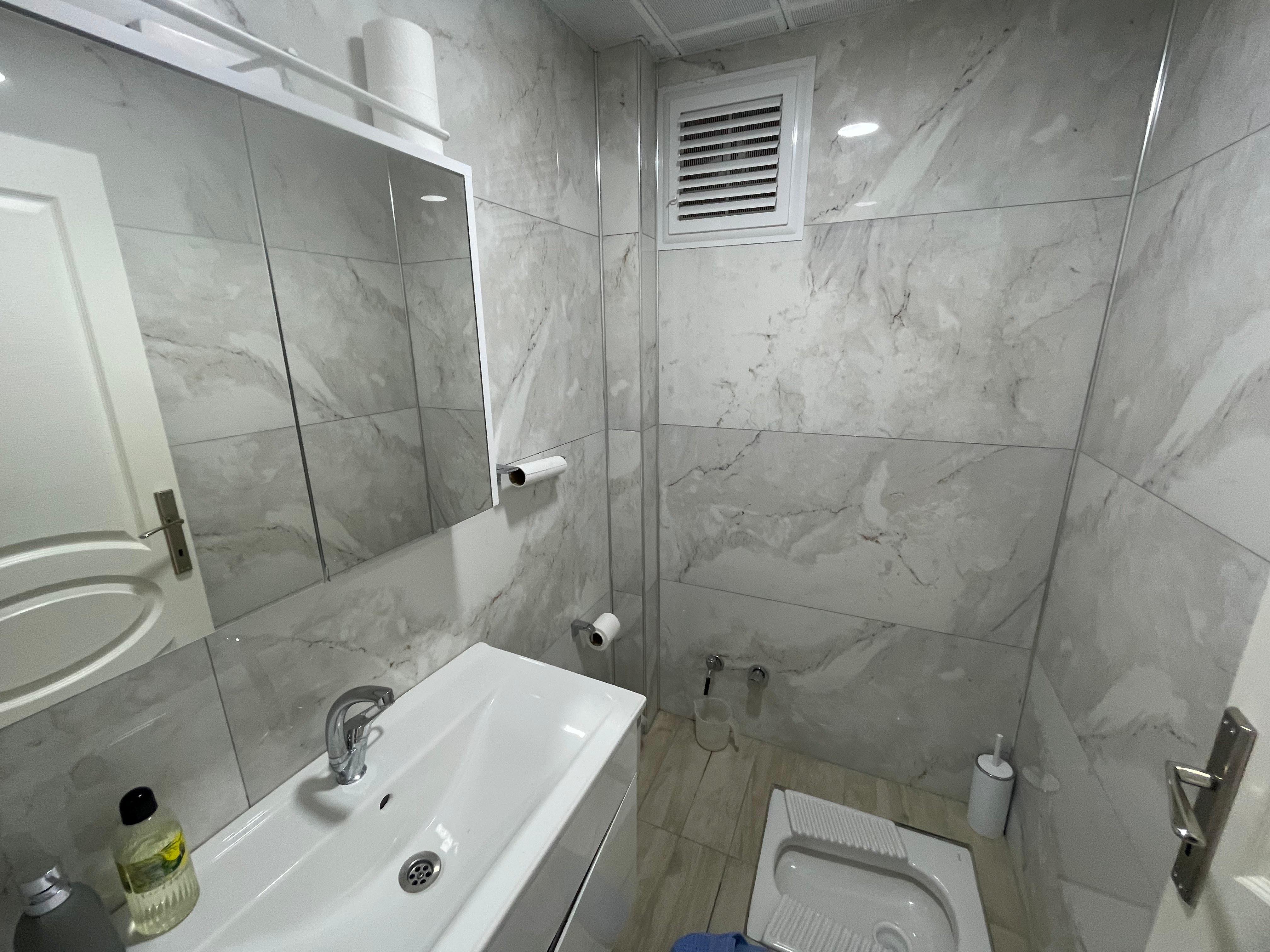 YÜZME HAVUZUNUN ARKASINDA FIRSAT NİTELİĞİNDE UYGUN DAİRE