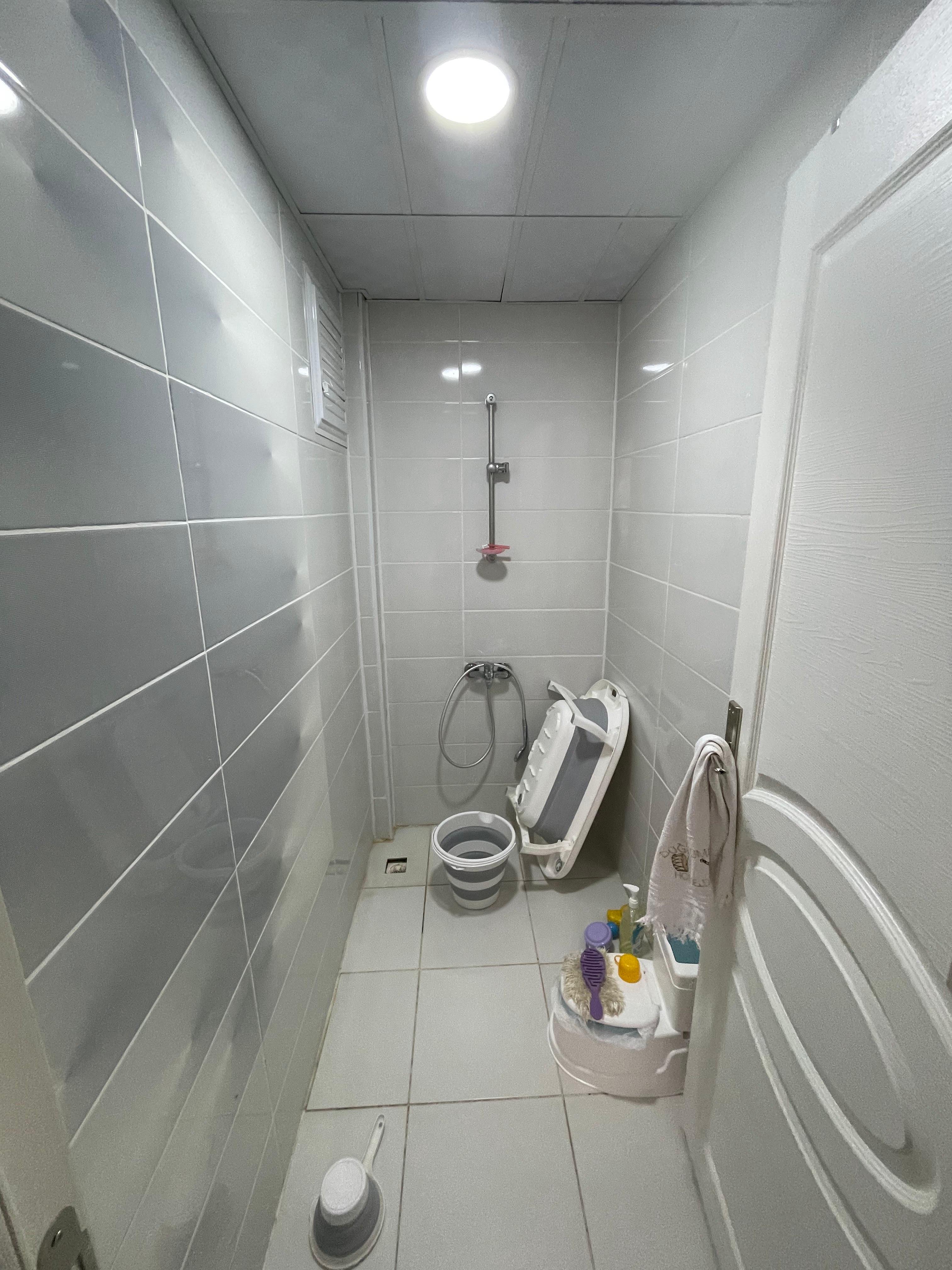 YÜZME HAVUZUNUN ARKASINDA FIRSAT NİTELİĞİNDE UYGUN DAİRE