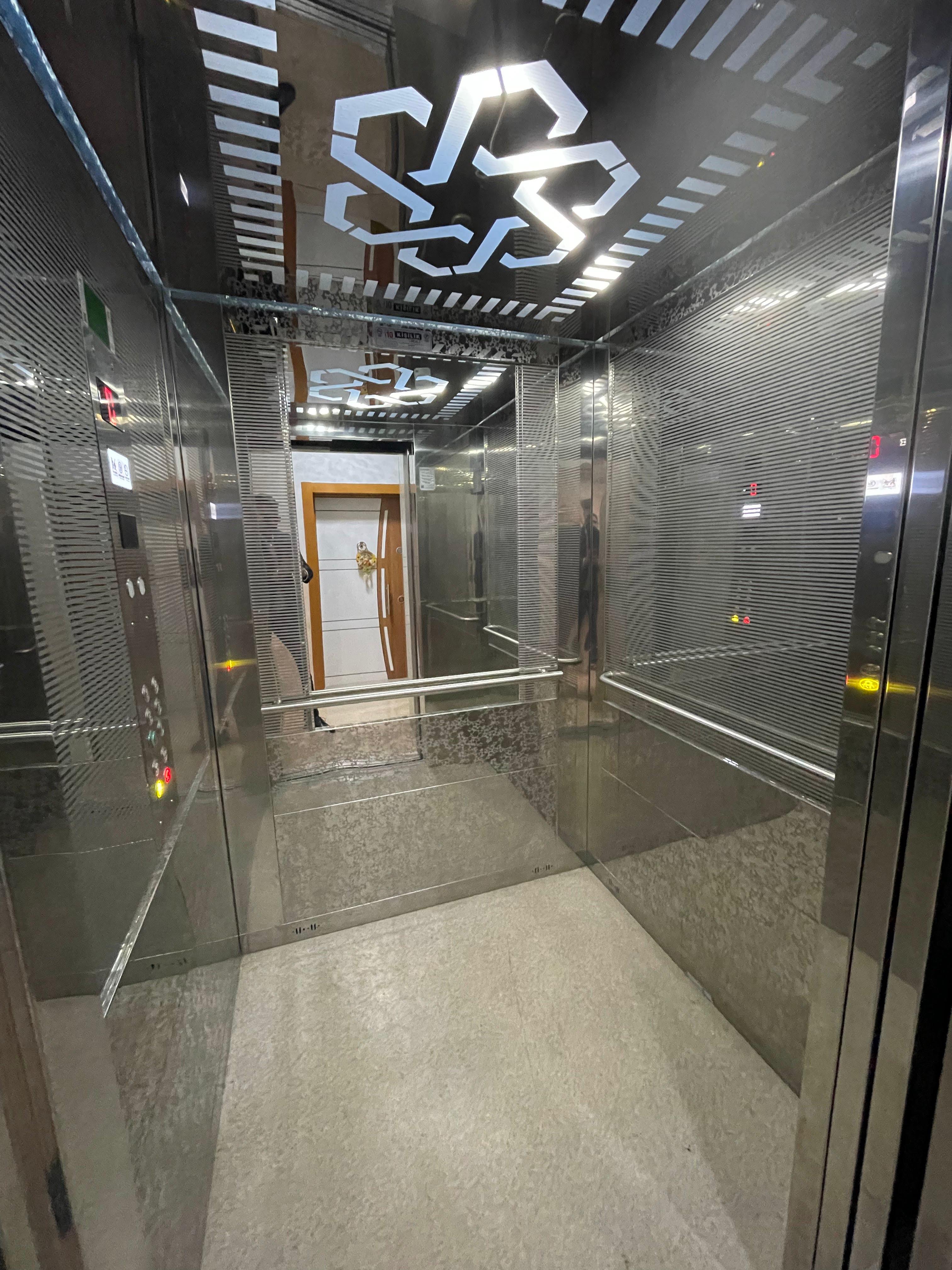 YÜZME HAVUZUNUN ARKASINDA FIRSAT NİTELİĞİNDE UYGUN DAİRE