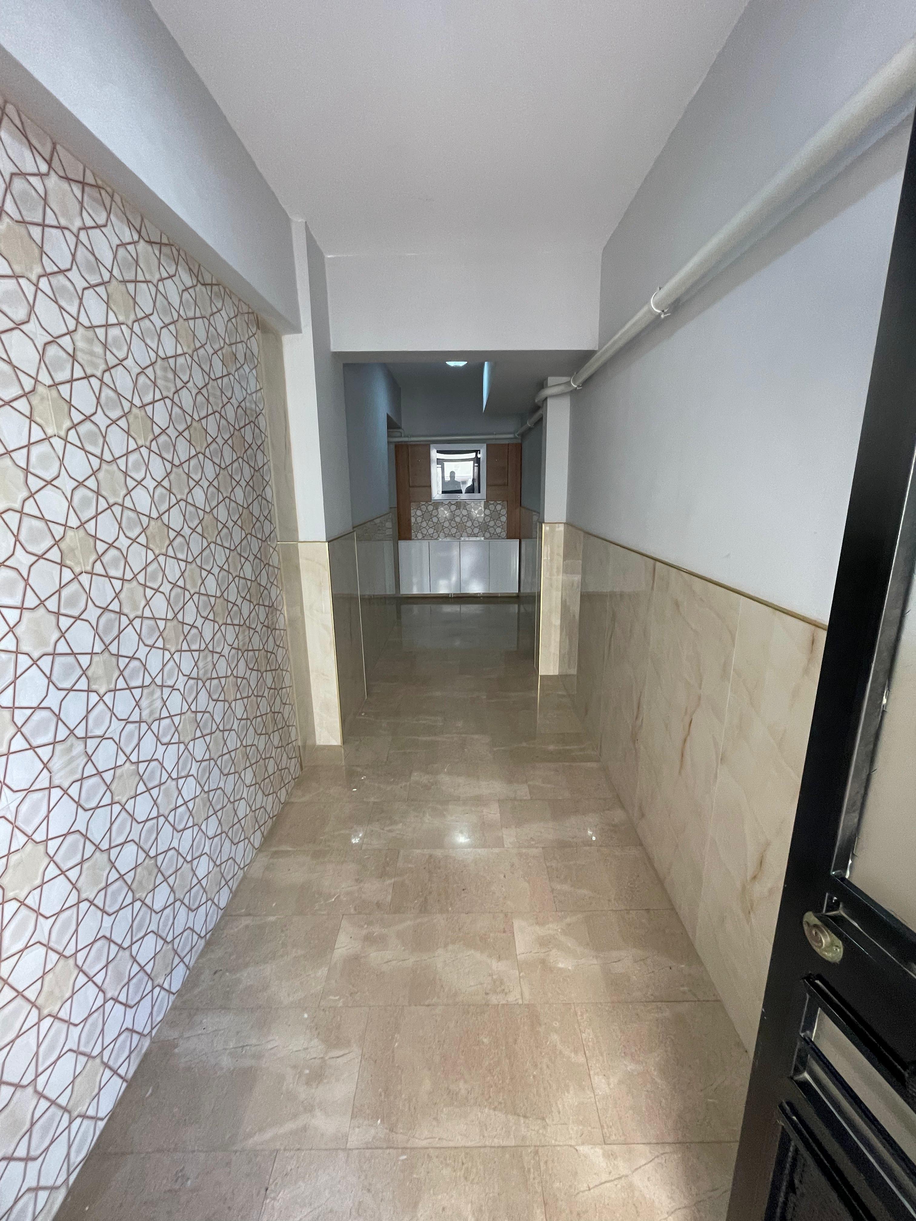 YÜZME HAVUZUNUN ARKASINDA FIRSAT NİTELİĞİNDE UYGUN DAİRE