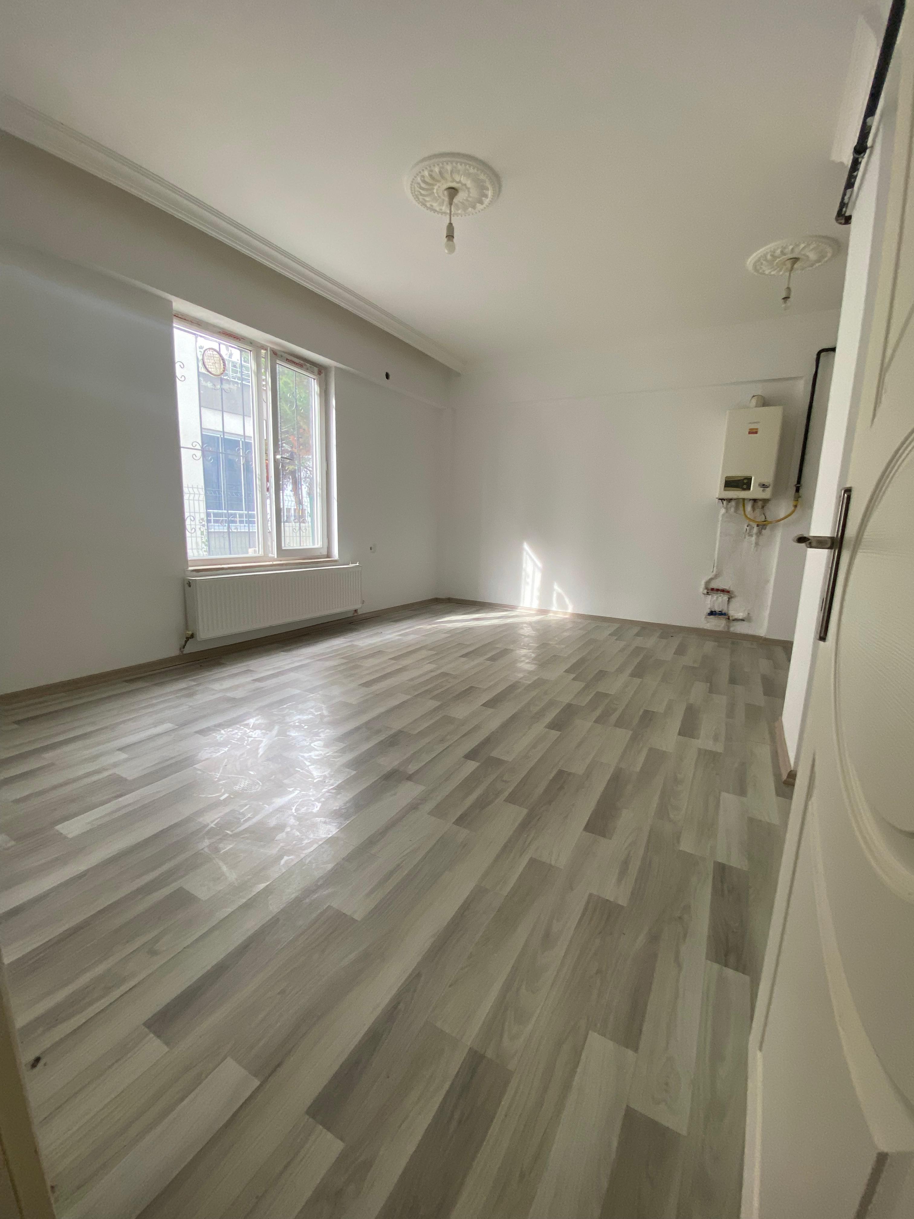 ŞEYHCUİ MAHALLESİ'NDE KORİDORLU 70M2 SATILIK TAM 1+1 DAİRE