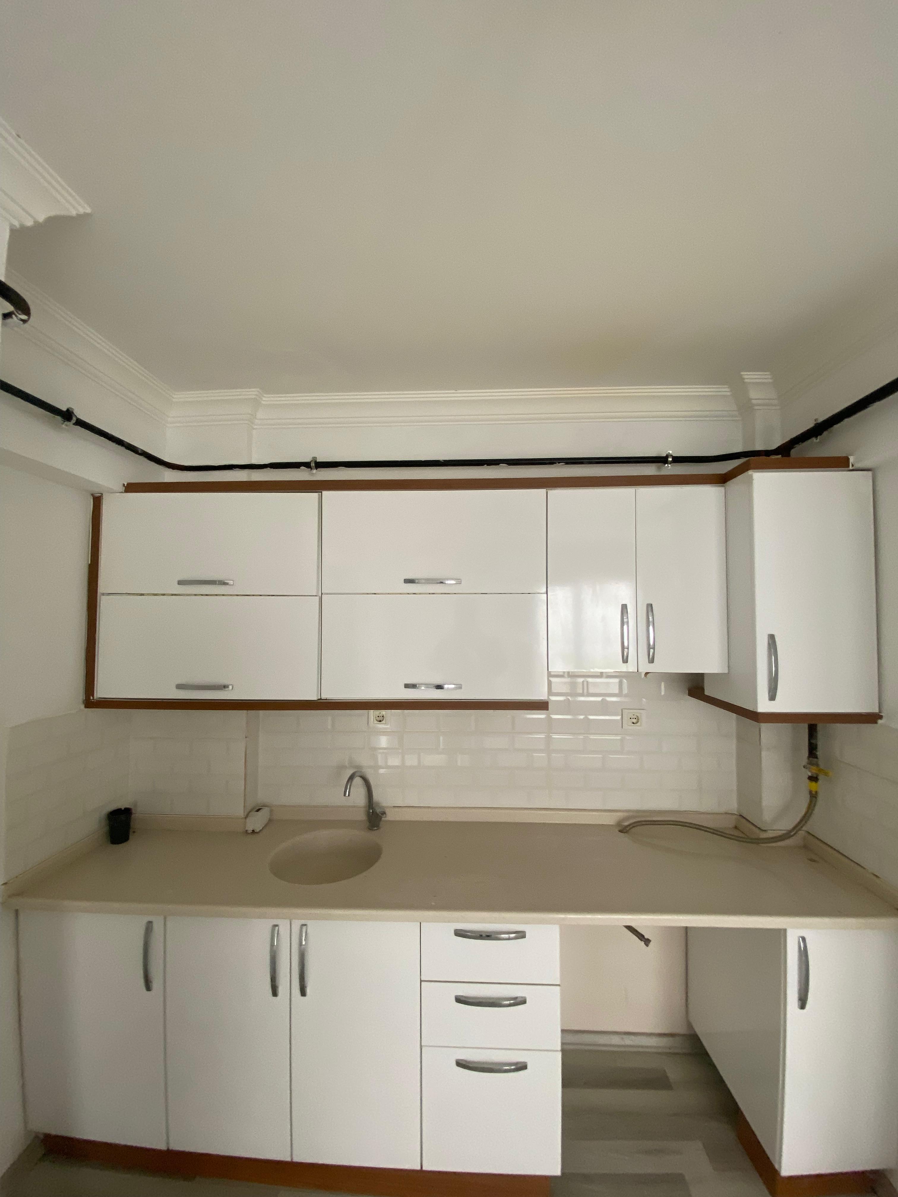 ŞEYHCUİ MAHALLESİ'NDE KORİDORLU 70M2 SATILIK TAM 1+1 DAİRE