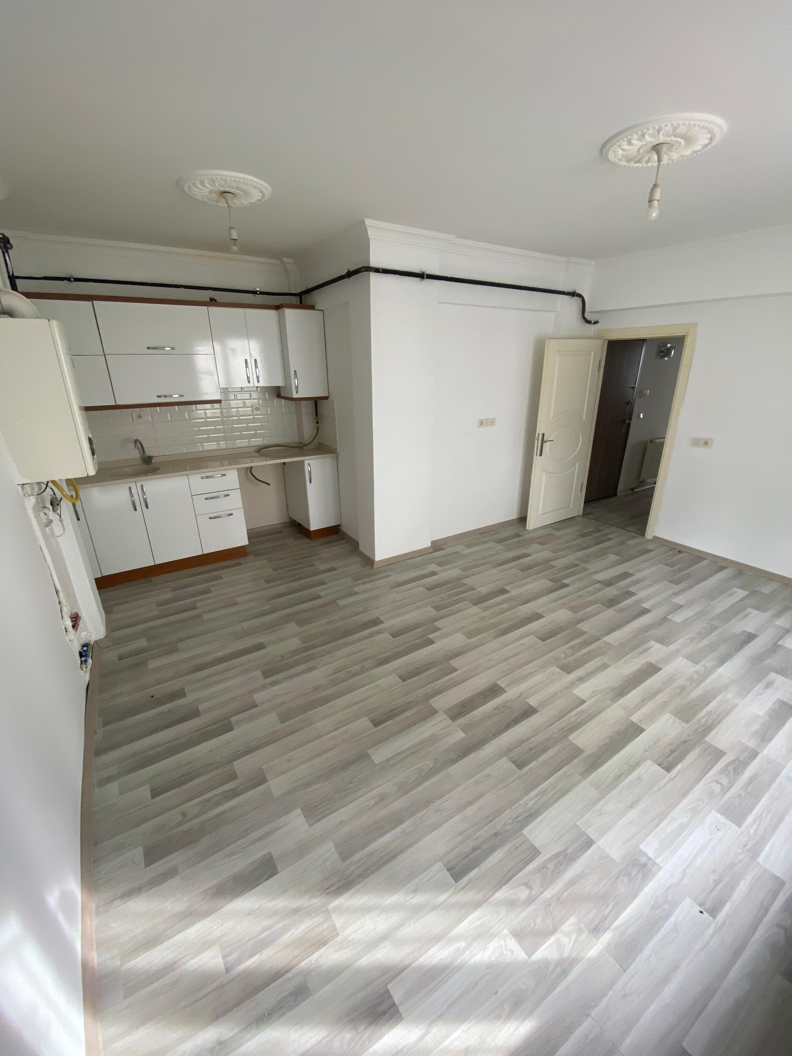 ŞEYHCUİ MAHALLESİ'NDE KORİDORLU 70M2 SATILIK TAM 1+1 DAİRE