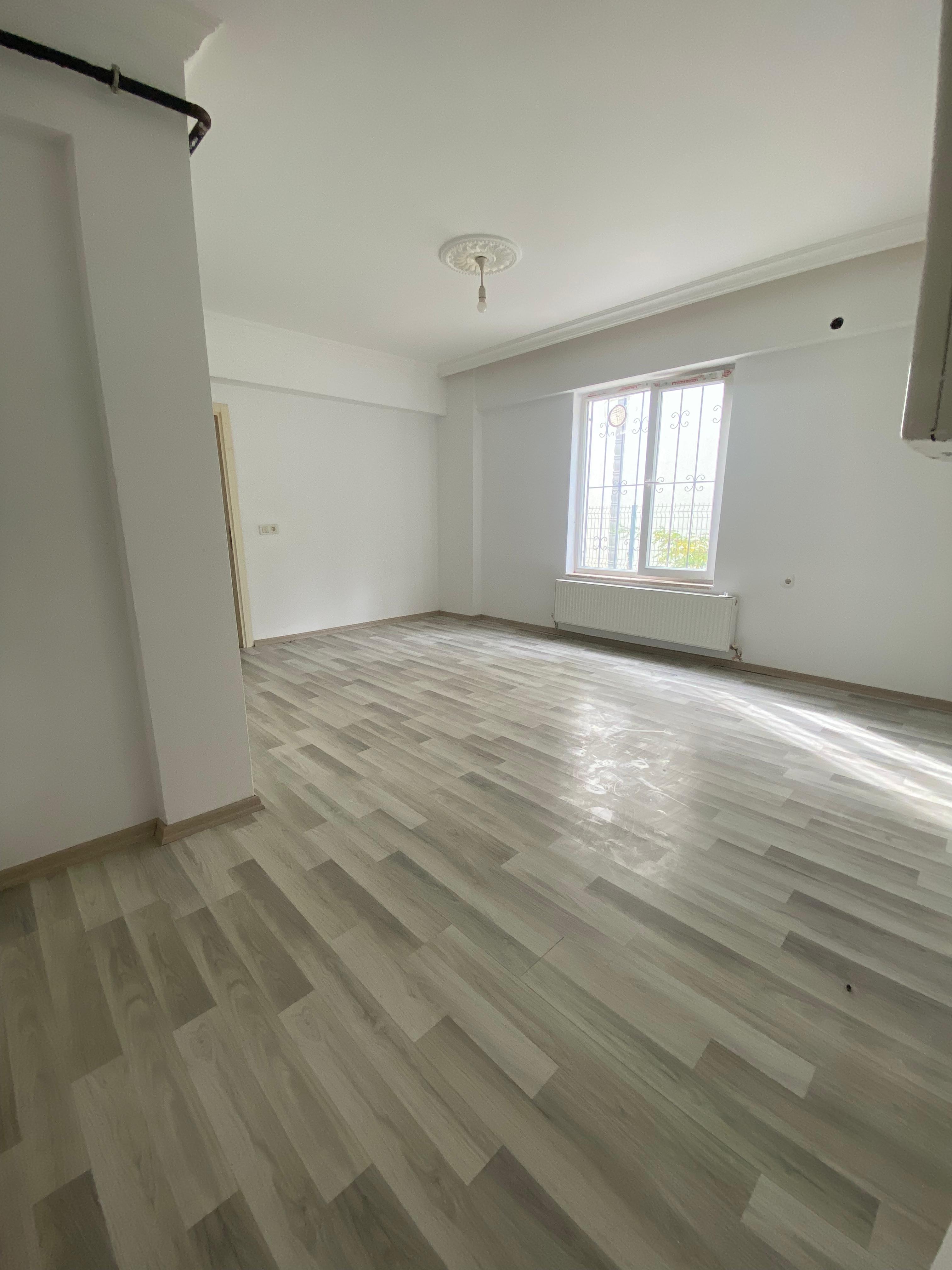 ŞEYHCUİ MAHALLESİ'NDE KORİDORLU 70M2 SATILIK TAM 1+1 DAİRE