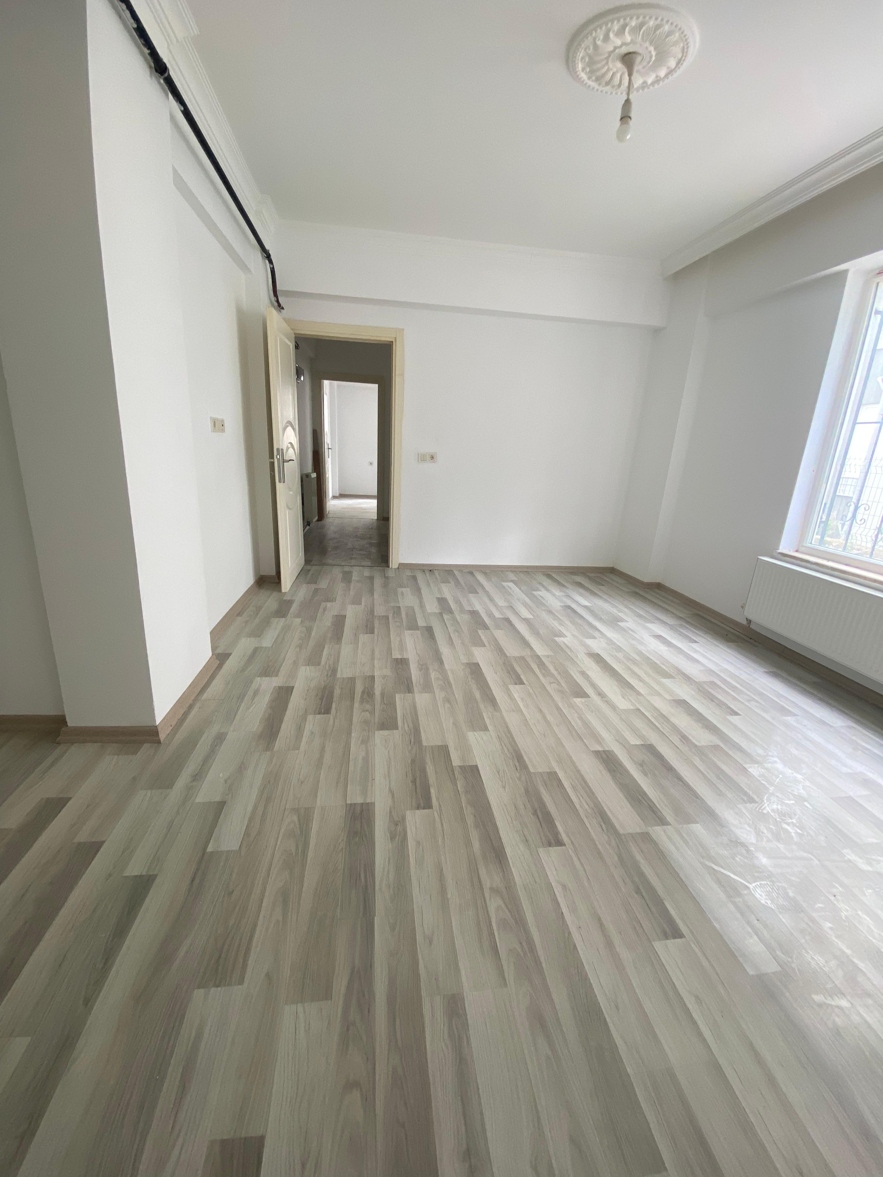 ŞEYHCUİ MAHALLESİ'NDE KORİDORLU 70M2 SATILIK TAM 1+1 DAİRE