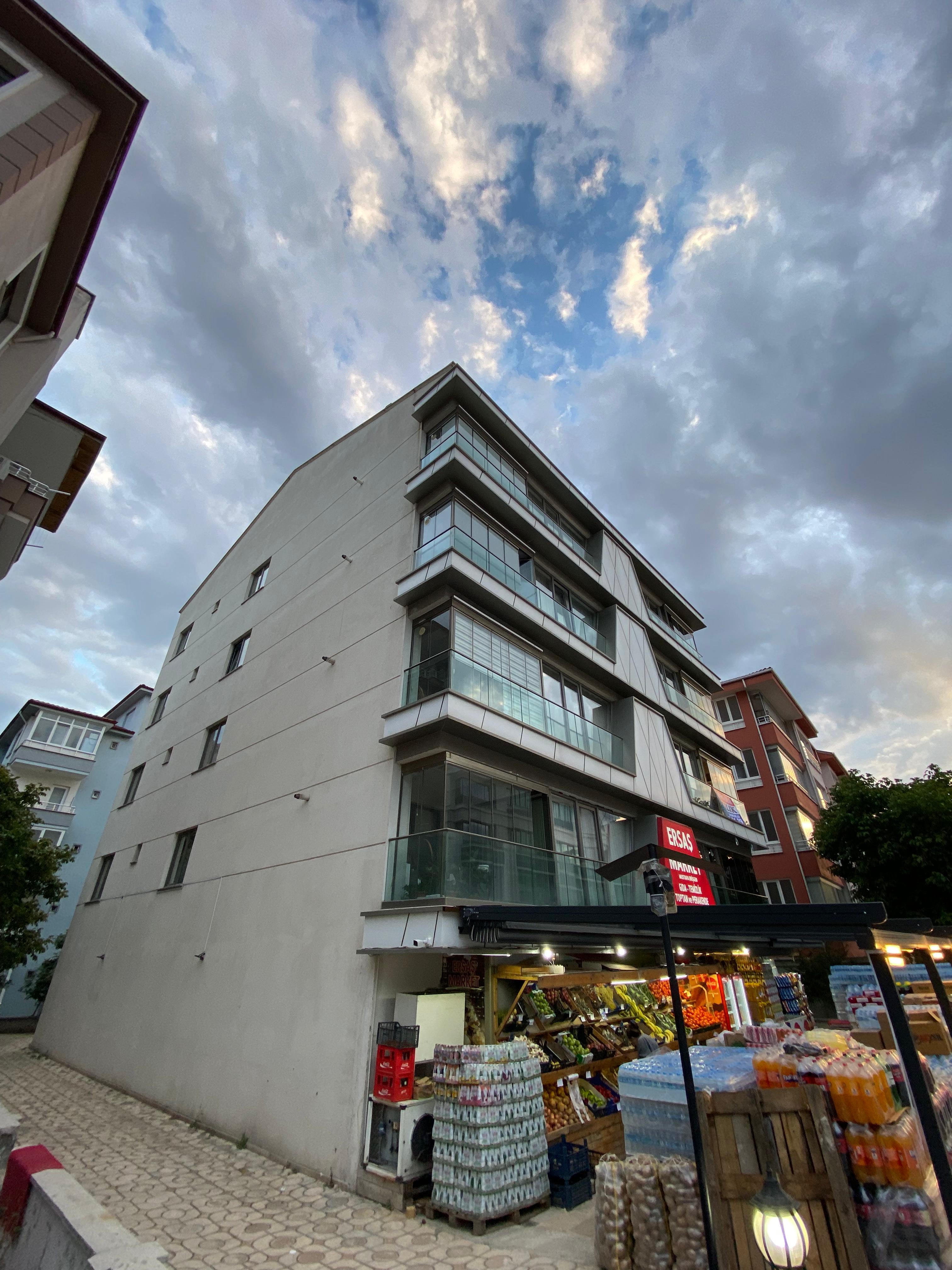 HACILAR MEYDANI'NINDA ŞAHANE KONUMDA ULTRA LÜKS 3+1 DAİRE